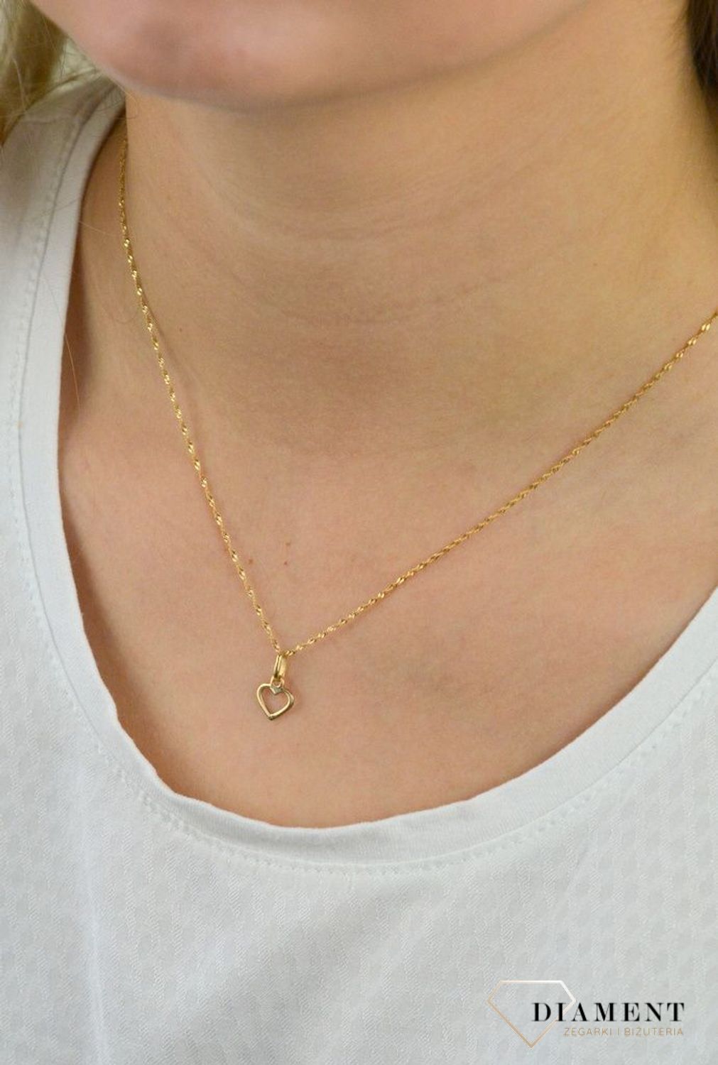 Złota zawieszka grawerowane małe serduszko DIA-ZAW-5318-585.jpg