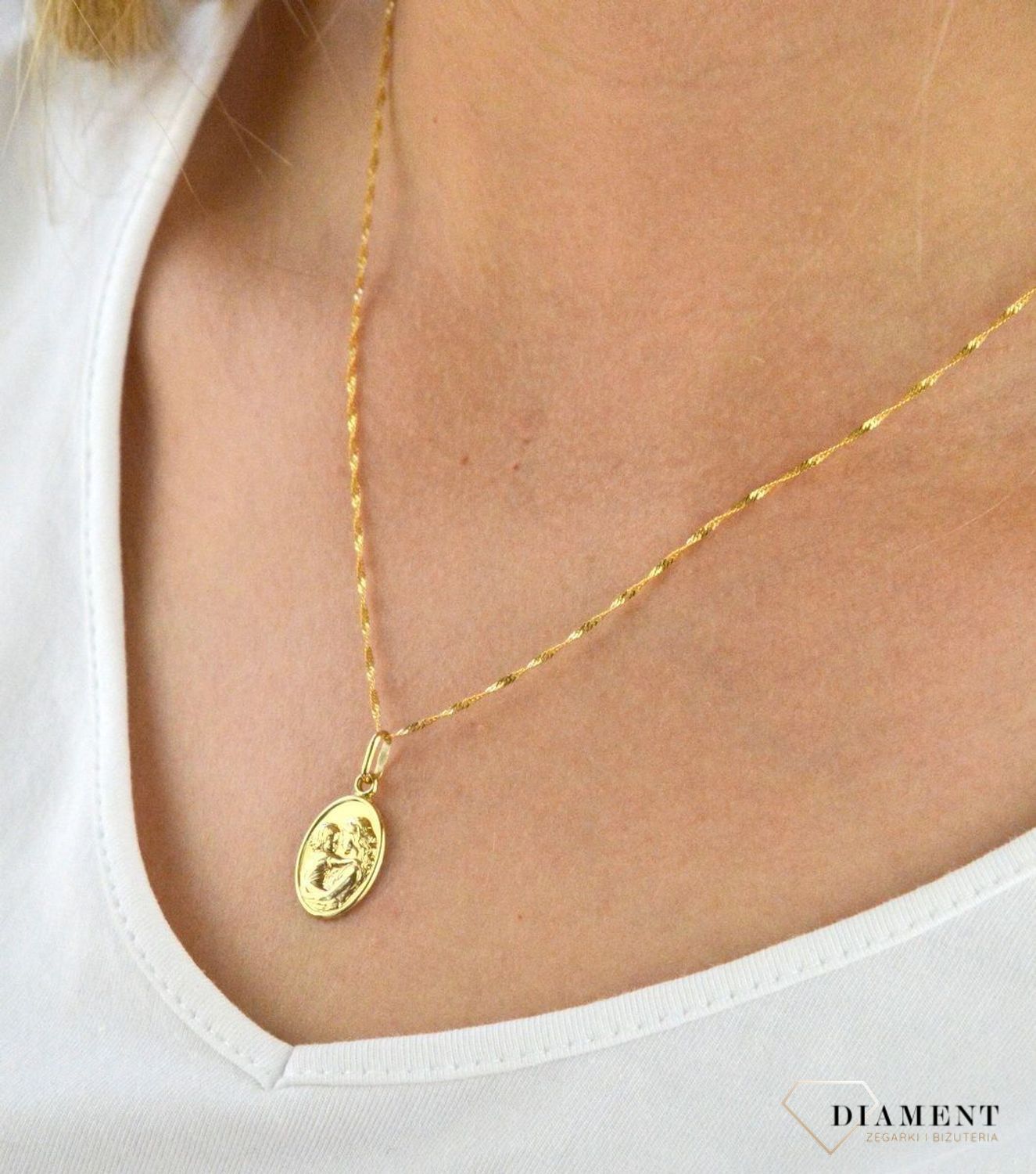 Złota zawieszka Matka z Dzieckiem DIA-ZAW-5346-585.jpg