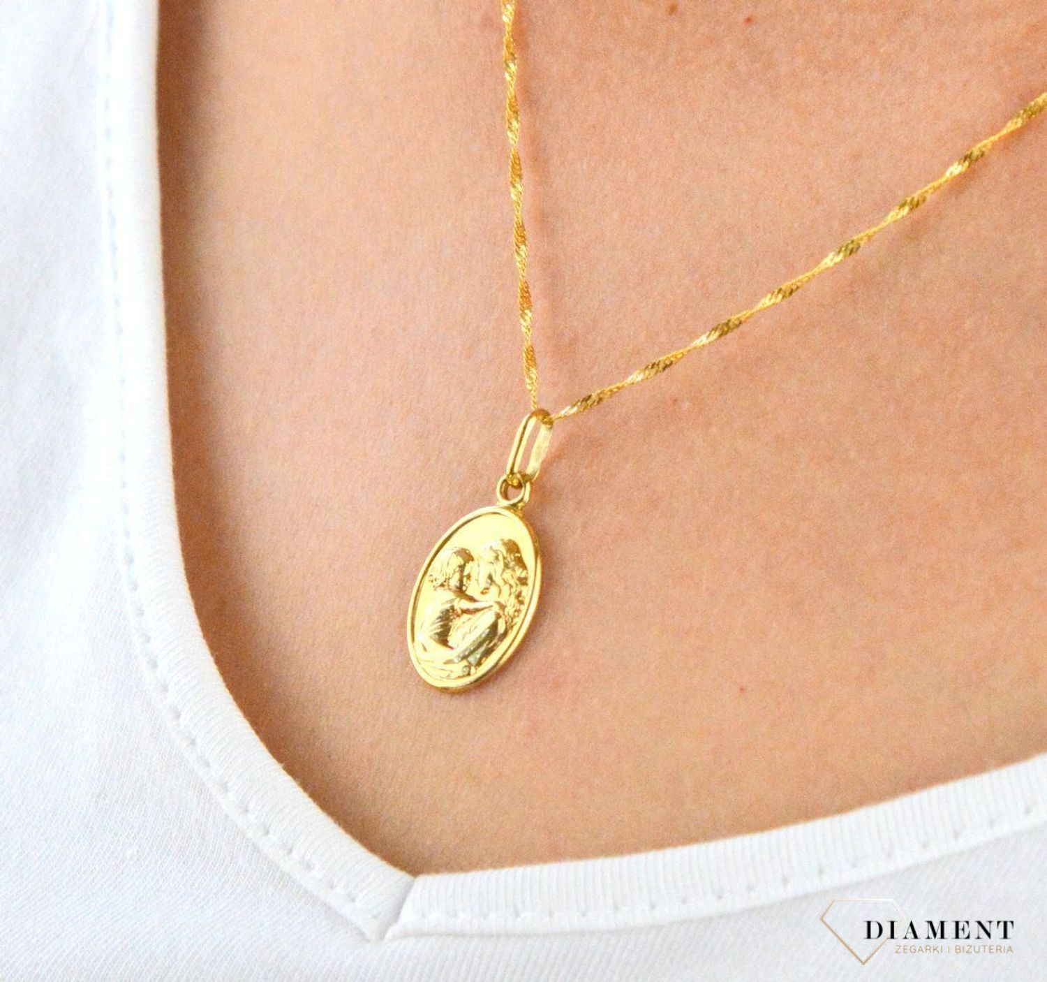 Złota zawieszka Matka z Dzieckiem DIA-ZAW-5346-585.jpg