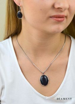 Srebrna zawieszka noc kairu DIA-ZAW-5495-925. Srebrna owalna zawieszka wykonana z próby 925 z kamieniem naturalnym noc Kairu. Tak skomponowany olśniewający wisiorek s (1).JPG