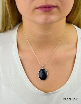 Srebrna zawieszka noc kairu DIA-ZAW-5495-925. Srebrna owalna zawieszka wykonana z próby 925 z kamieniem naturalnym noc Kairu. Tak skomponowany olśniewający wisiorek srebrny o wyjątkowym wz (3).JPG