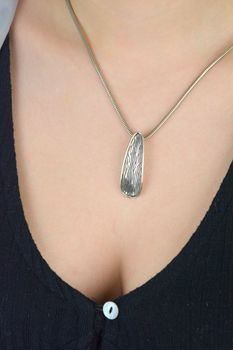 Zawieszka srebrna owalna, biżuteria damska srebro 925, ozdobna zawieszka z wzorem, DIA-ZAW-5763-925, srebro próby 925, elegancka zawieszka dla kobiety, duża zawieszka srebrna, stylowa biżuteria (3).JPG