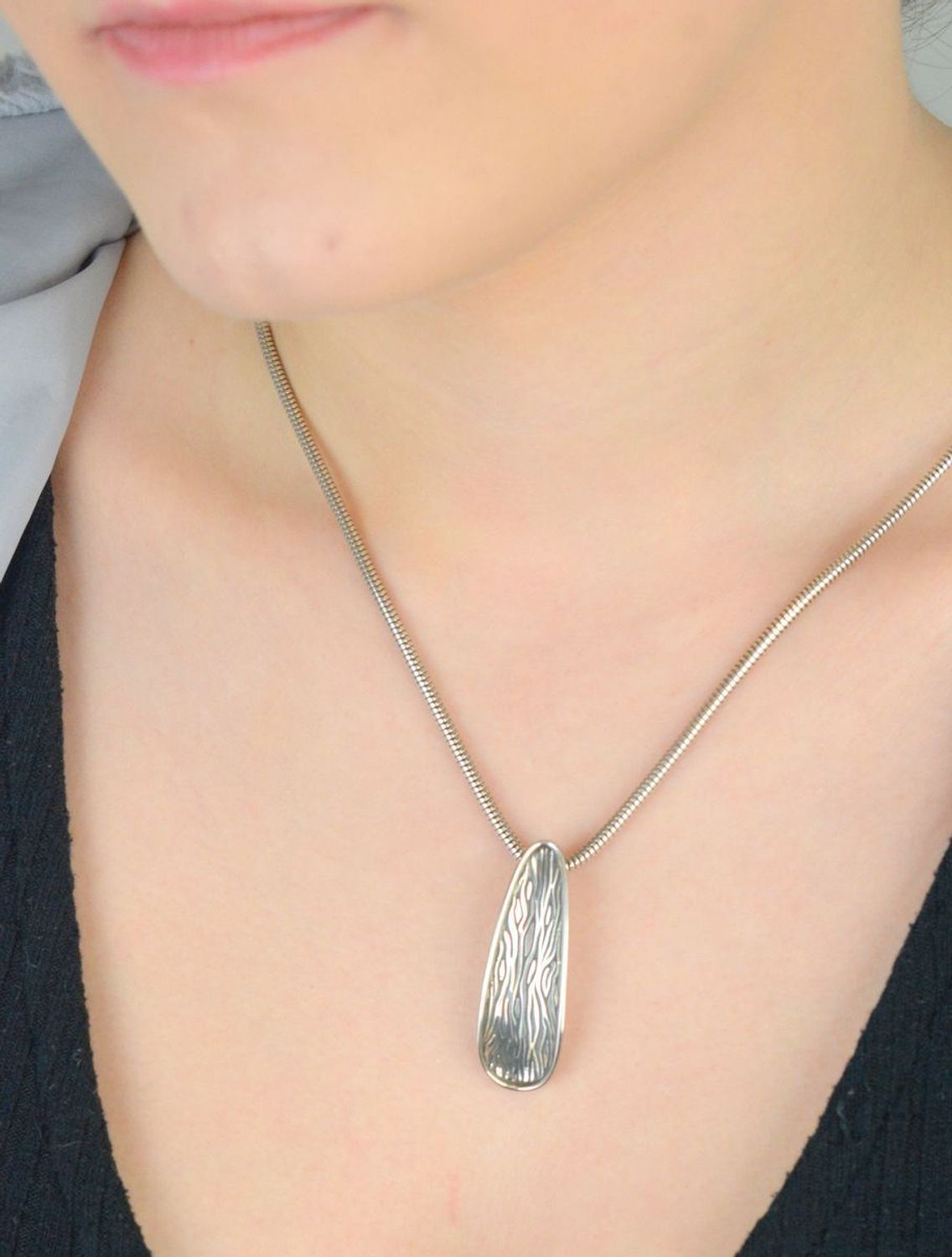 zawieszka srebrna owalna, biżuteria damska srebro 925, ozdobna zawieszka z wzorem, DIA-ZAW-5763-925, srebro próby 925, elegancka zawieszka dla kobiety, duża zawieszka srebrna, 1.jpg