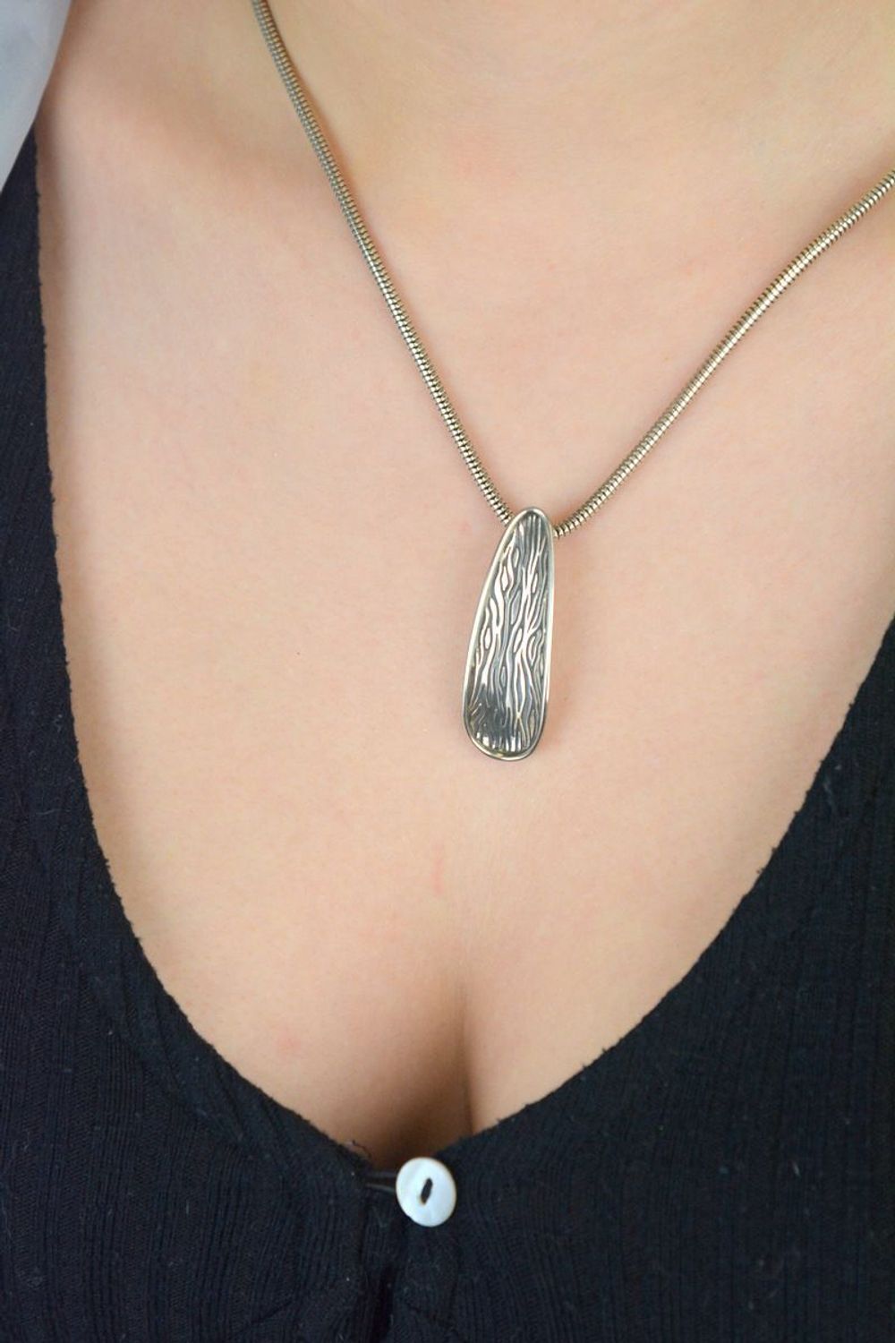 zawieszka srebrna owalna, biżuteria damska srebro 925, ozdobna zawieszka z wzorem, DIA-ZAW-5763-925, srebro próby 925, elegancka zawieszka dla kobiety, duża zawieszka srebrna, 1.jpg