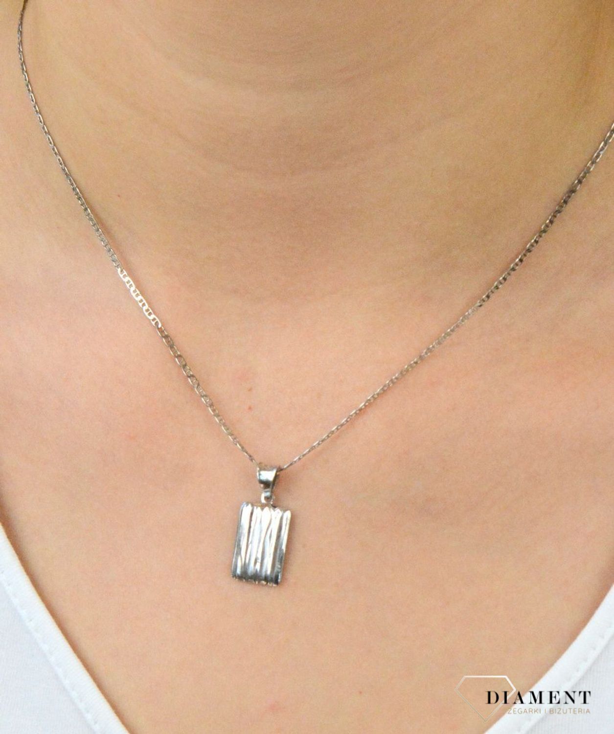 Zawieszka srebrna blaszka DIA-ZAW-5922-925. Zawieszka srebrna blaszka. Zawieszka srebrna grawerowana. Zawieszka idealna na prezent. Zawieszka na każdą okazję..jpg