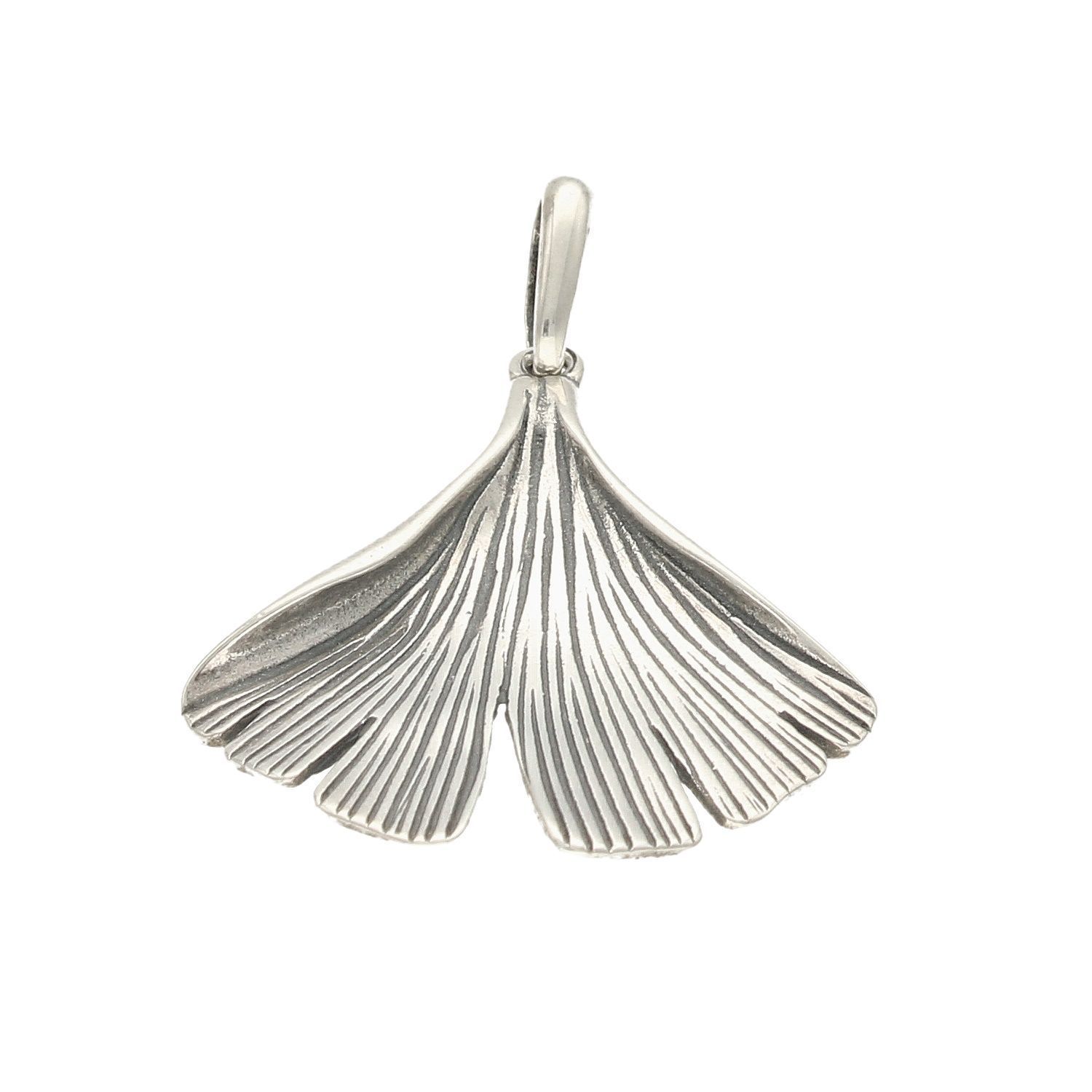 Zawieszka srebrna listek DIA-ZAW-5925-925. Zawieszka srebrna listek. Zawieszka srebrna damska. Zawieszka idealna na prezent. Zawieszka na każdą okazję..jpg