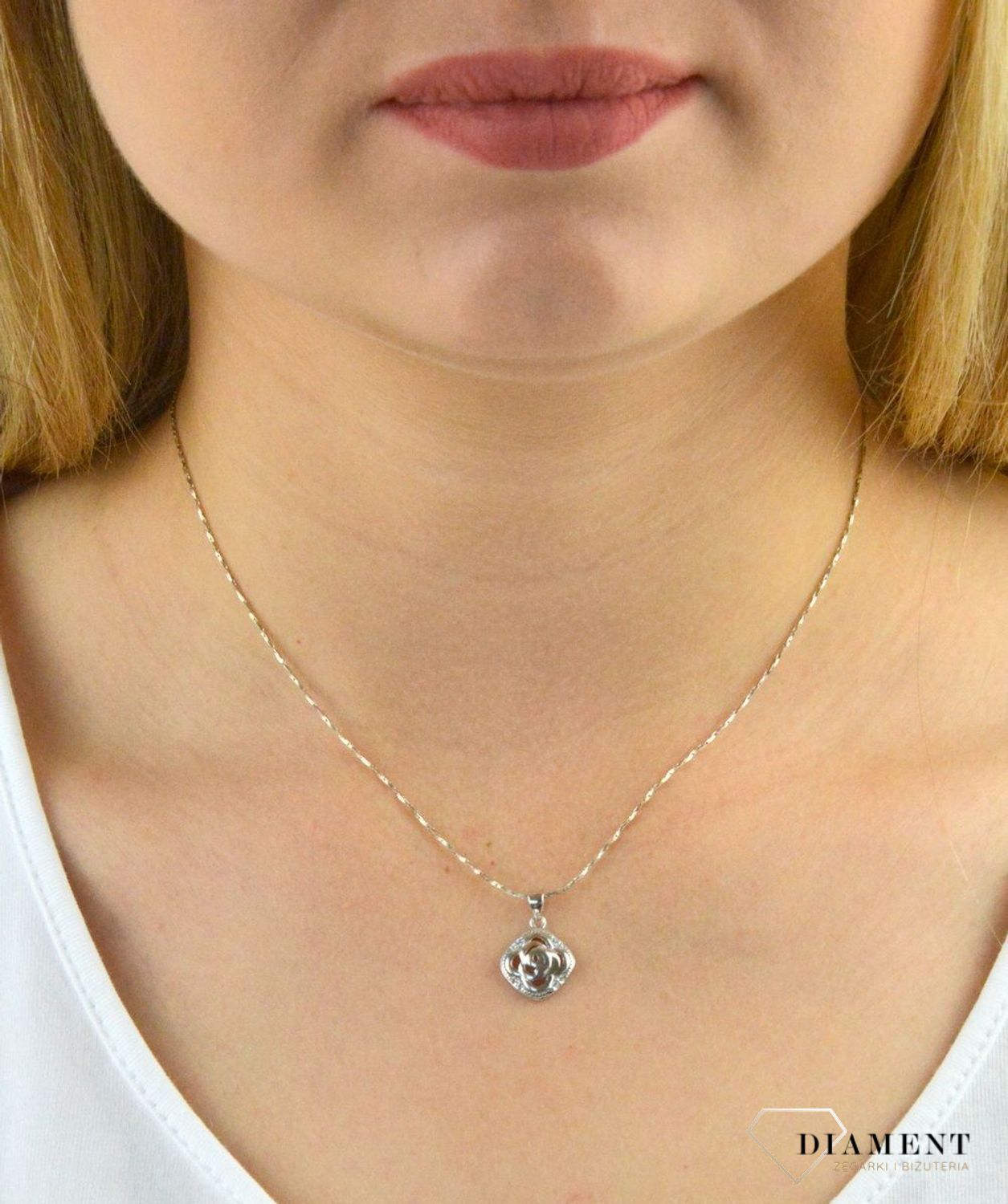 Zawieszka srebrna 'Róża' DIA-ZAW-6083-925. Zawieszka srebrna. Zawieszka srebrna z różą. Zawieszka srebrna idealna na prezent. Zawieszka srebrna na każdą okazję..jpg