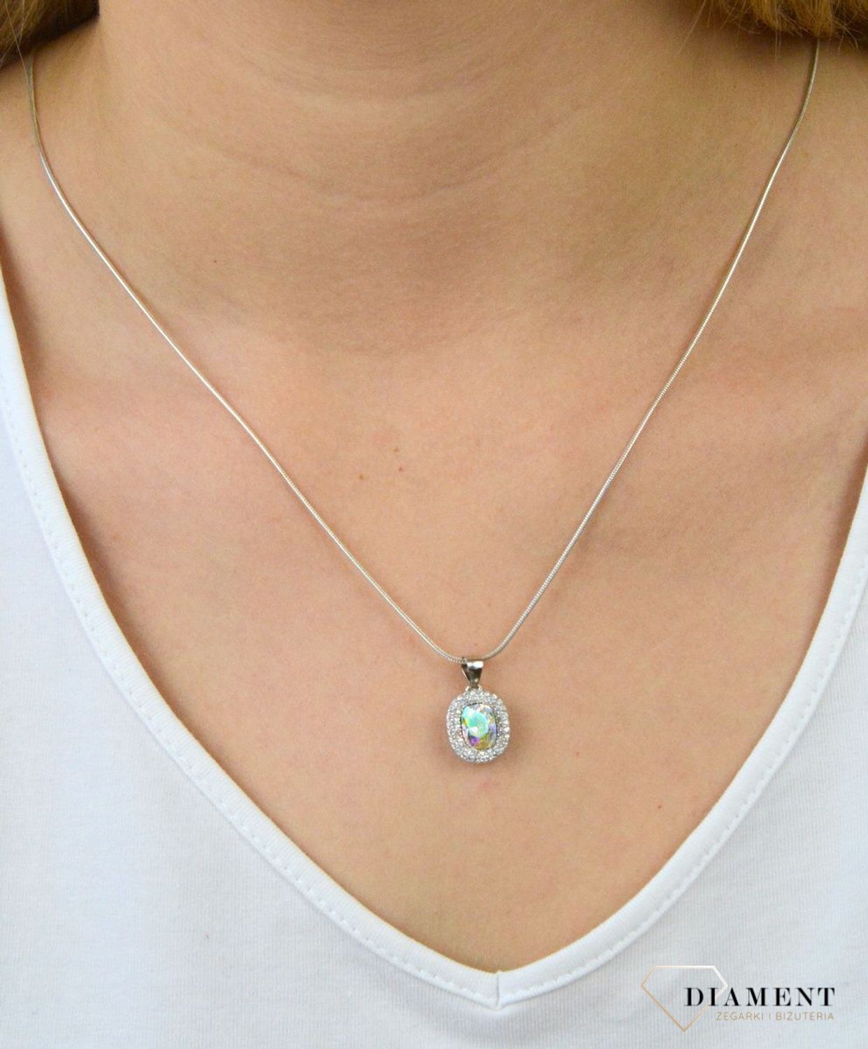 Srebrna zawieszka Kryształek Swarovski DIA-ZAW-6096-925. Srebrna zawieszka z cyrkoniami. Srebrna zawieszka z kryształkiem Swarovskiego. Srebrna zawieszka idealna na prezent. Srebrna zawieszka na każdą okazj.jpg