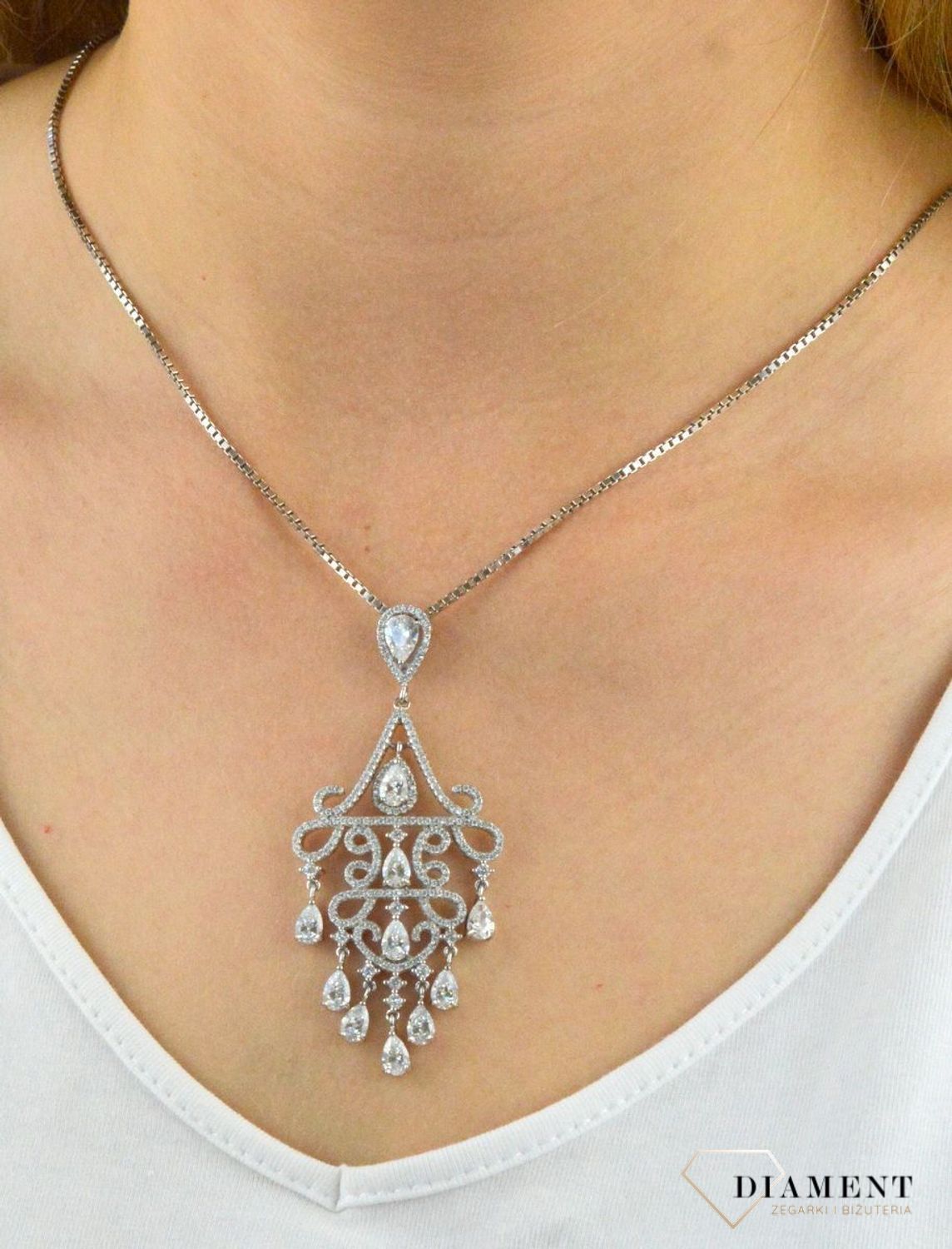 Zawieszka srebrna z cyrkoniami DIA-ZAW-6098-925. Zawieszka srebrna z cyrkoniami. Duża zawieszka srebrna. Zawieszka ślubna. Zawieszka elegancka. Zawieszka srebrna efektowna. Zawiesza srebrna idealna na preze.jpg