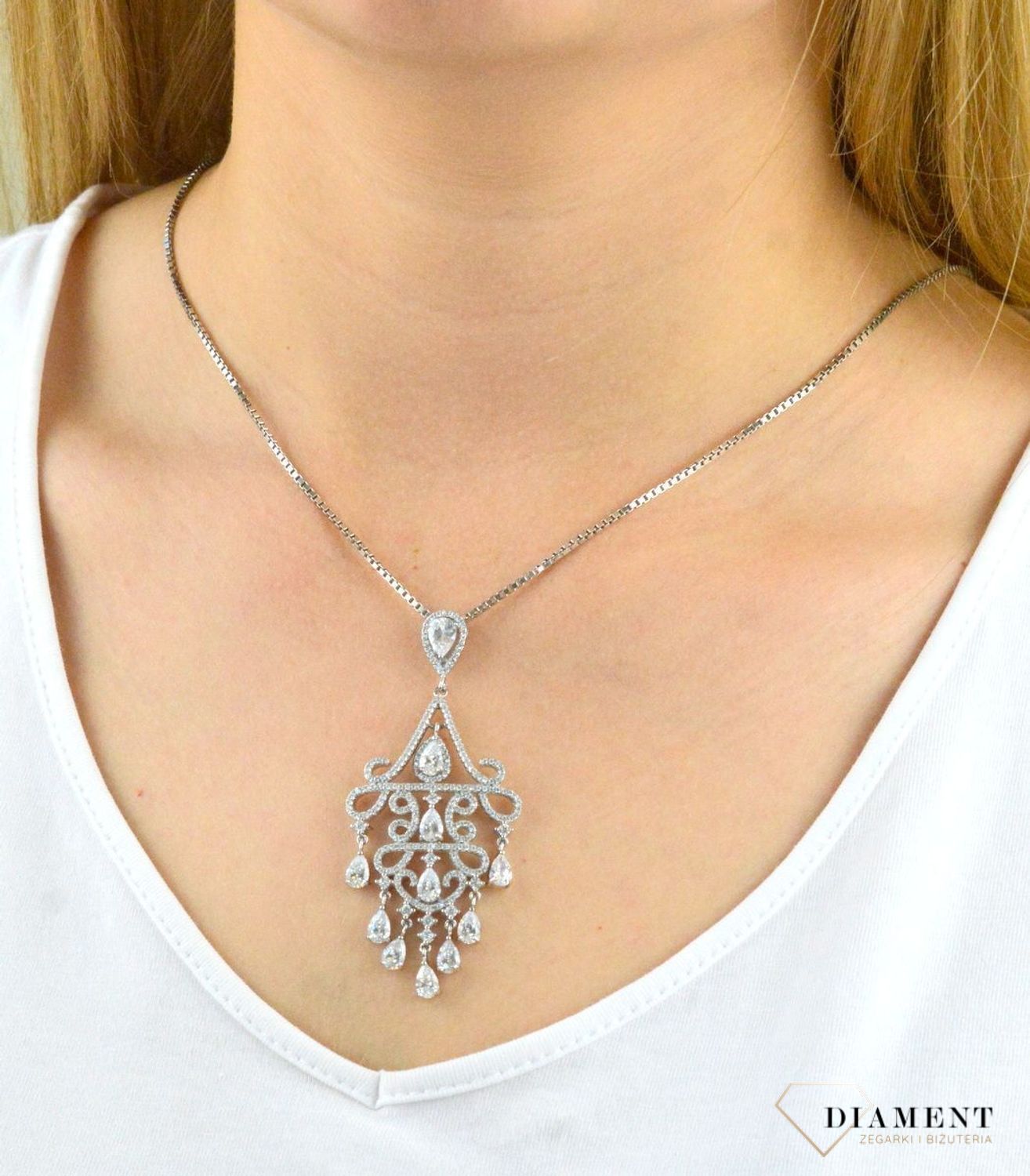 Zawieszka srebrna z cyrkoniami DIA-ZAW-6098-925. Zawieszka srebrna z cyrkoniami. Duża zawieszka srebrna. Zawieszka ślubna. Zawieszka elegancka. Zawieszka srebrna efektowna. Zawiesza srebrna idealna na preze.jpg