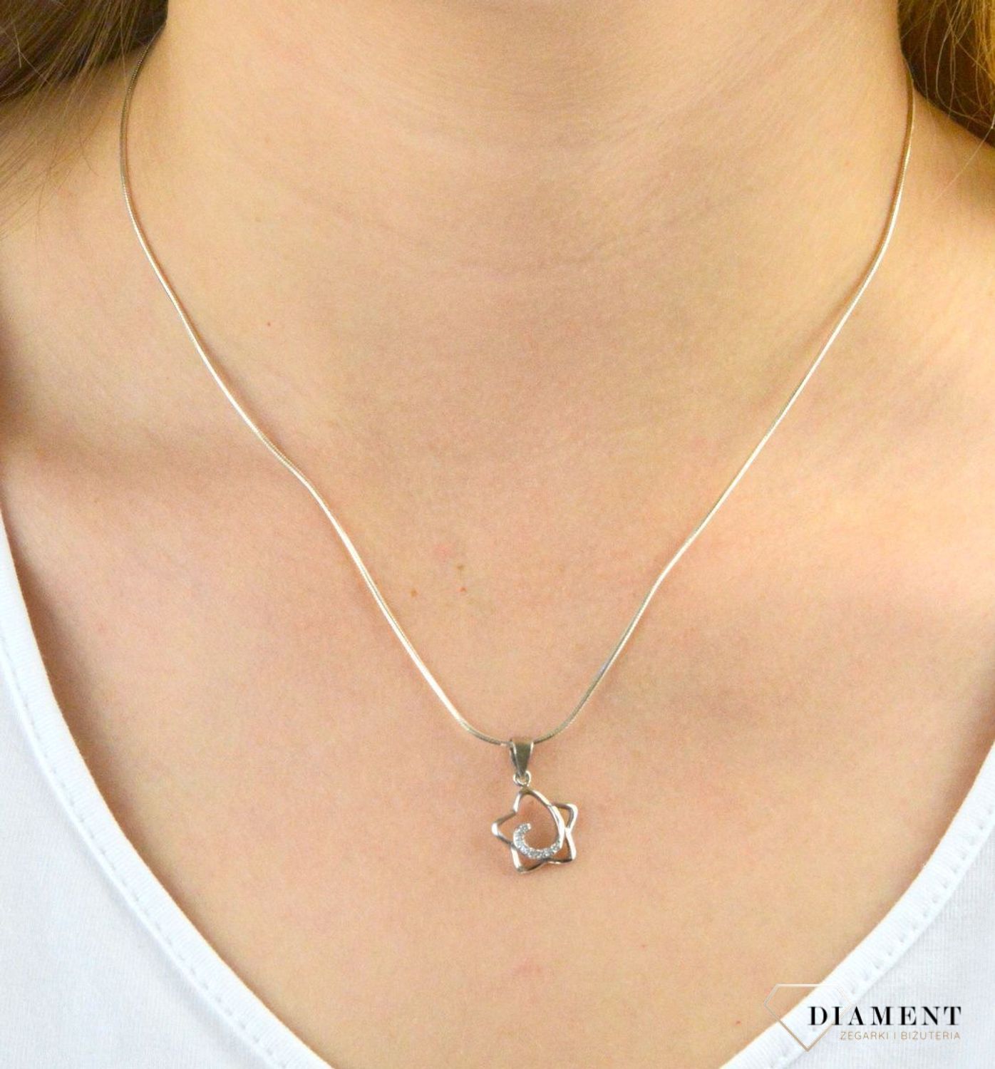 Zawieszka srebrna gwiazdka DIA-ZAW-6101-925. Zawieszka srebrna gwiazdka. Zawieszka srebrna z cyrkoniami. Zawieszka idealna na prezent. Zawieszka na każdą okazję..jpg