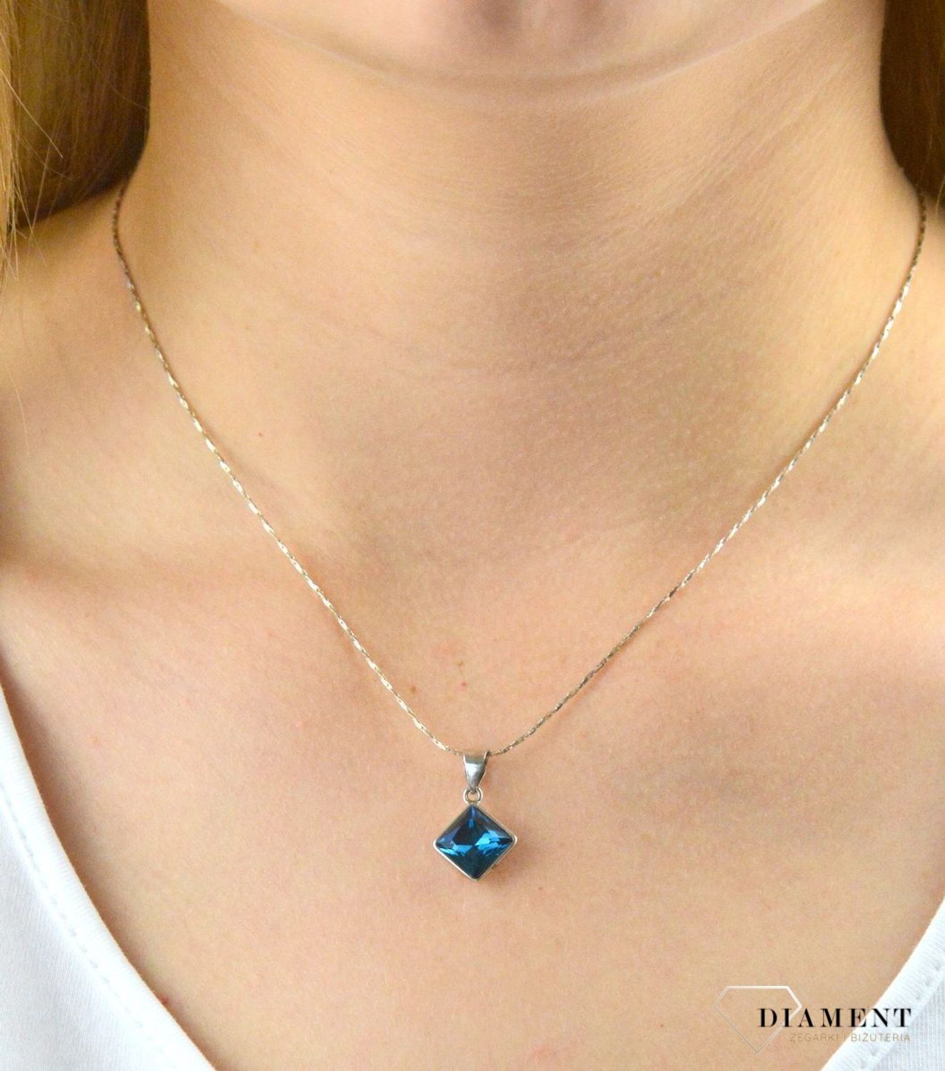 Zawieszka srebrna z niebieską cyrkonią DIA-ZAW-6108-925. Zawieszka z cyrkonią. Zawieszka z niebieską cyrkonią. Zawieszka srebrna. Zawieszka srebrna z cyrkonią. Zawieszka srebrna idealna na każdą okazję. Zaw.jpg
