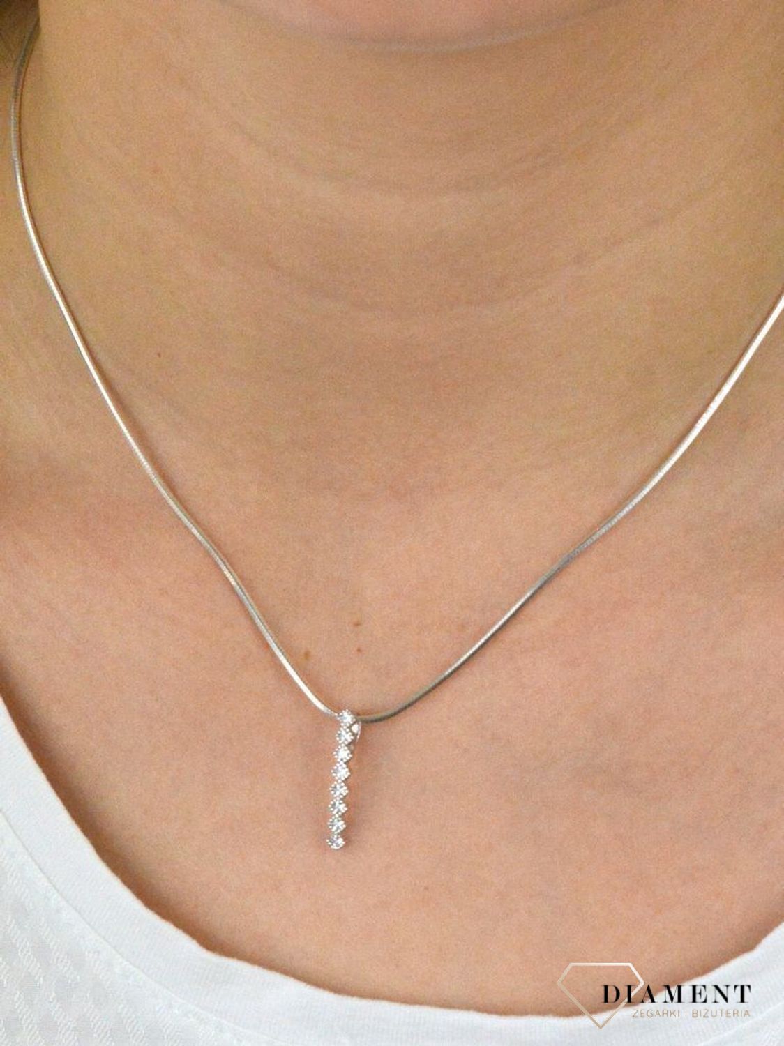 Srebrna zawieszka podłużna z cyrkoniami 925 DIA-ZAW-CYRKONIE20-925.jpg