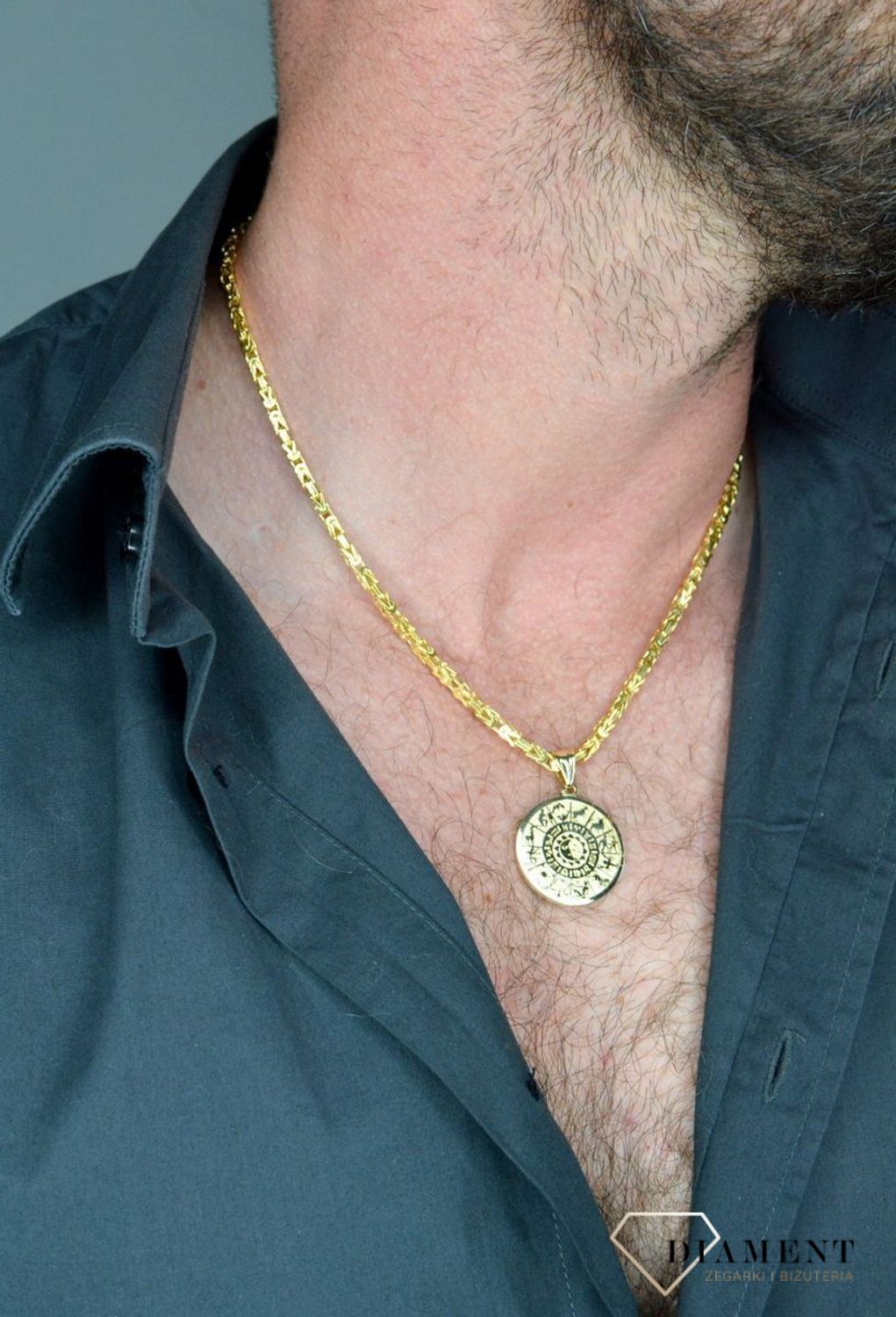 Złota zawieszka z motywem koła astrologicznego DIA-ZAW-6235-585. Złota zawieszka idealna do złotego łańcuszka. Zawieszka ze złota. Zawieszka koło astrologiczne. Zawieszka złota okrągła. Zawieszka złota dams.jpg