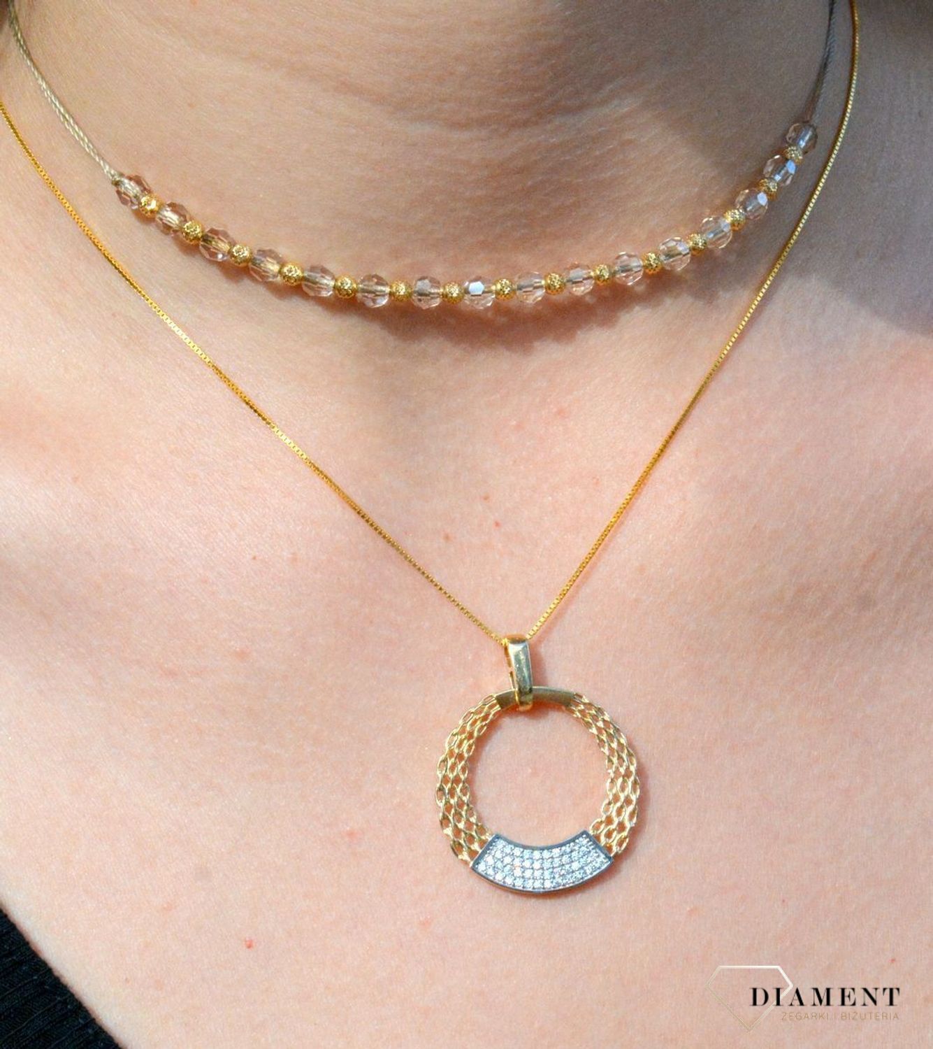 Złota zawieszka z opalem. Złota zawieszka owalna. Złota zawieszka z białym kamieniem. Złota zawieszka damska. Złota zawieszka idealna na prezent..jpg