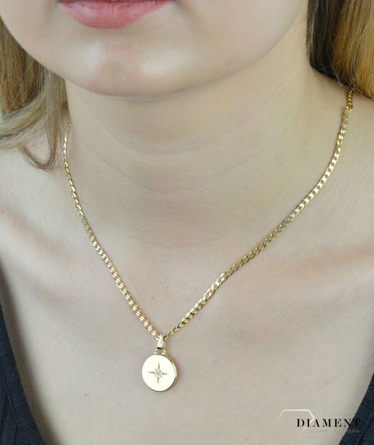 Zawieszka złota próby 585  róża wiatrów DIA-ZAW-6237-585. Złota zawieszka w kształcie róży wiatrów. Zawieszka została wykonana z najwyższ.jpg