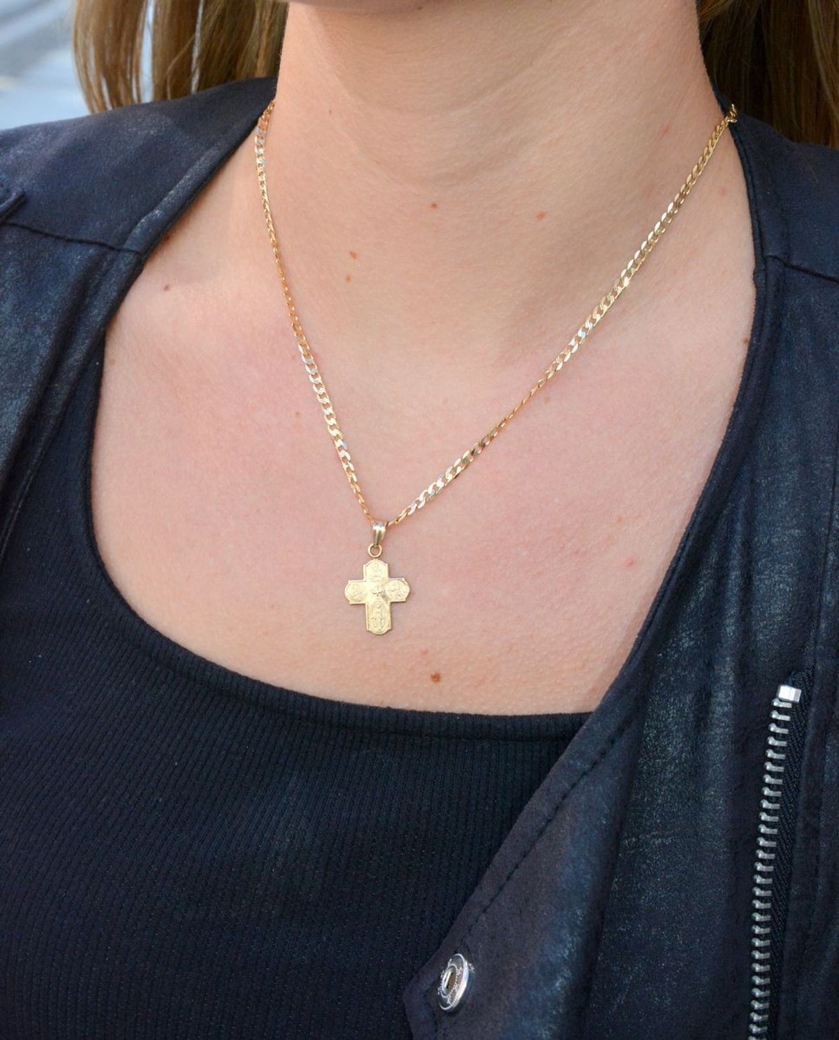 Złota zawieszka krzyżyk 585 z wizerunkami Świętych DIA-ZAW-6259-585 ✓Złote zawieszki w Sklepie z Biżuterią zegarki-diament.pl✓Piękne i Stylowe Wisiorki✓Prawdziwe Złoto✓Darmowa wysyłka.jpg