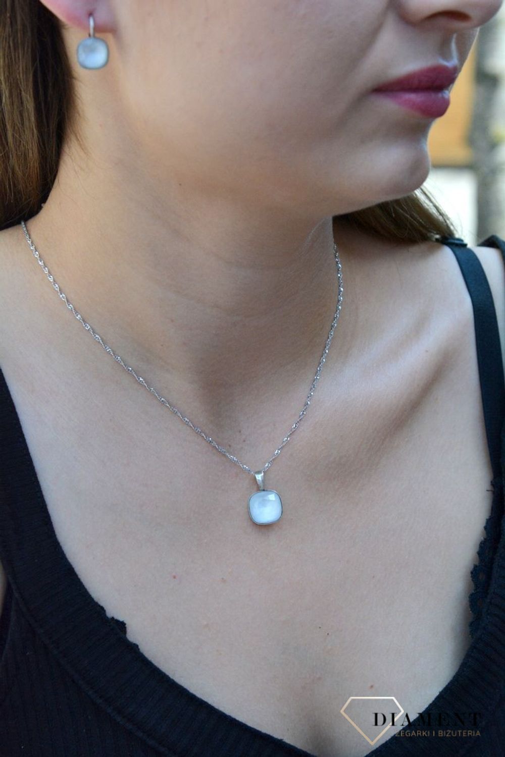 Zawieszka srebrna damska mleczny kryształek DIA-ZAW-6353-925.jpg
