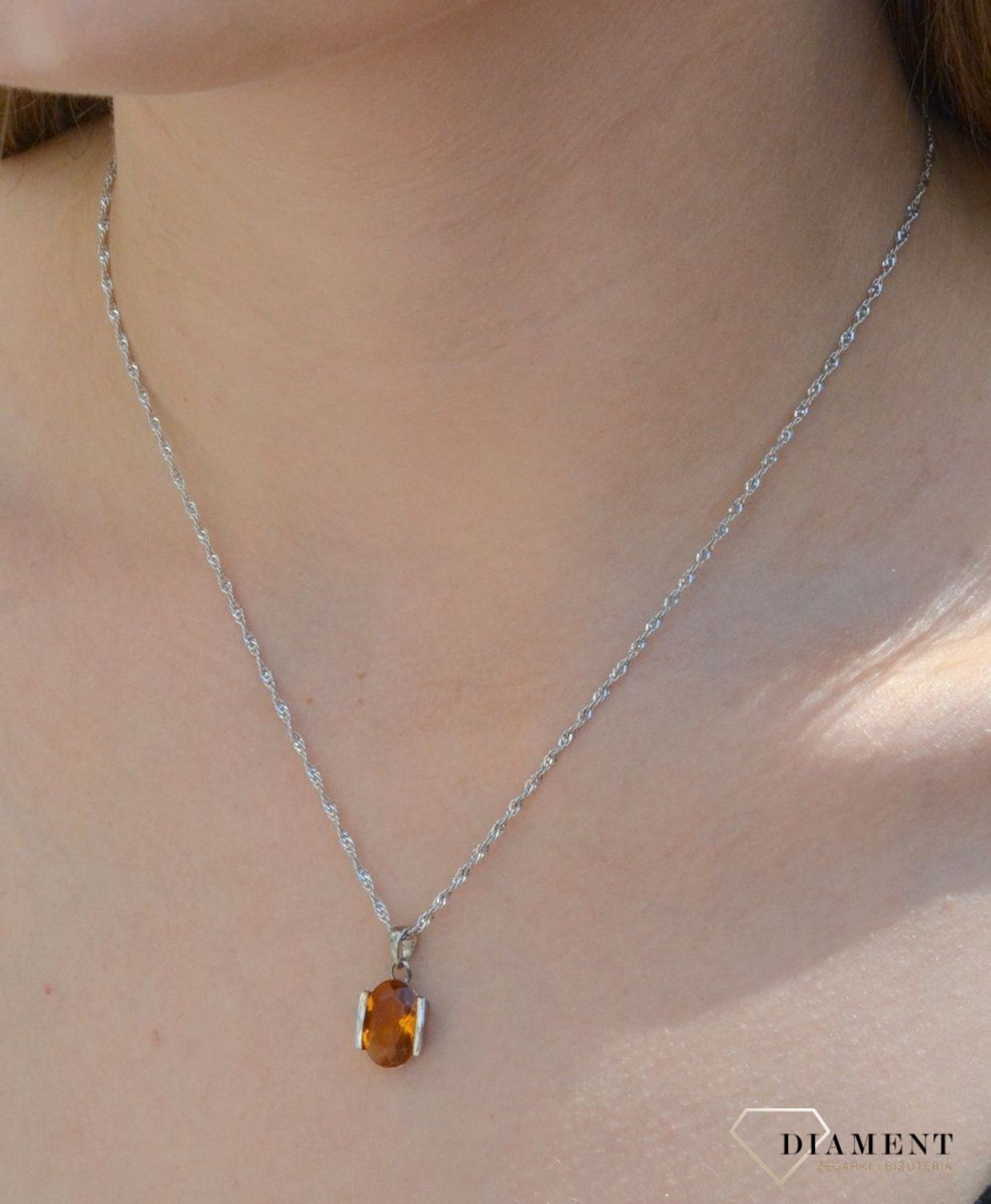 Zawieszka srebrna 'Bursztynowy kryształ' DIA-ZAW-6362-925. Zawieszka damska srebrna. Zawieszka srebrna z kryształem. Zawieszka srebrna z bursztynowym kryształem. Zawieszka srebrn.jpg