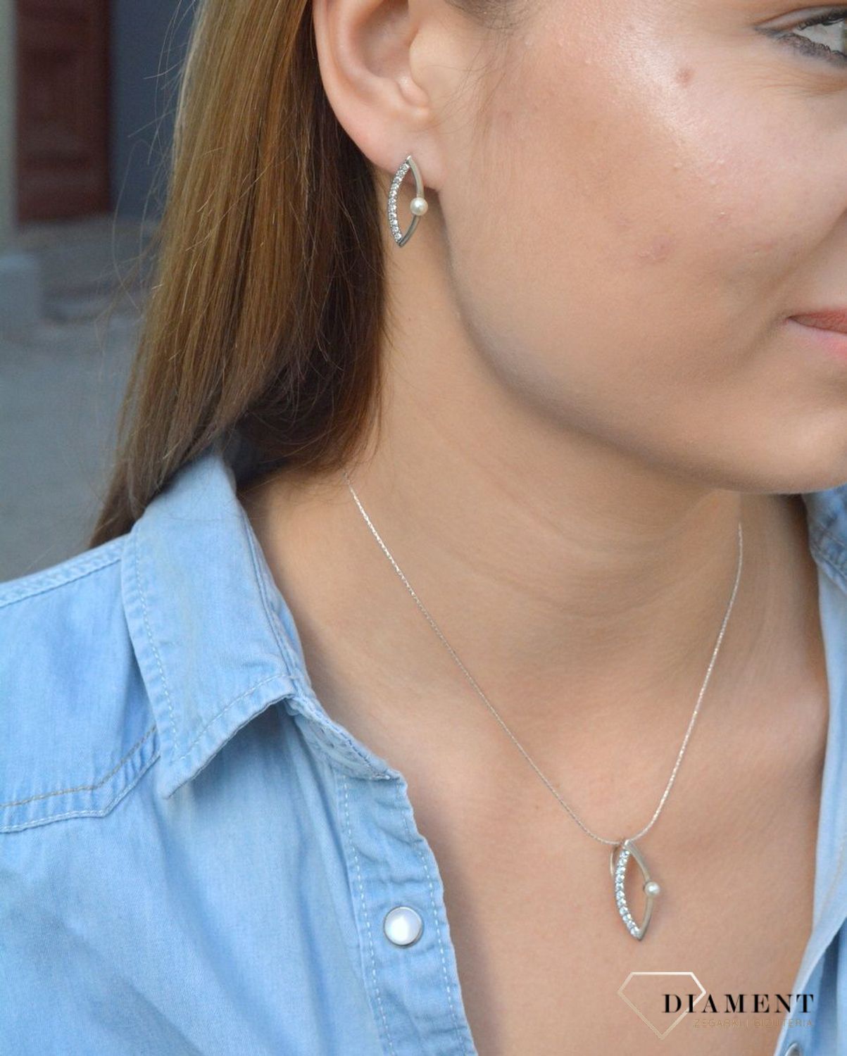 Srebrna zawieszka podłużna z cyrkoniami DIA-ZAW-6378-925.  Srebrna zawieszka podłużna. Srebrna zawieszka z cyrkoniami. Srebrna zawieszka na każdą okazję. Srebrna zawieszka id.jpg