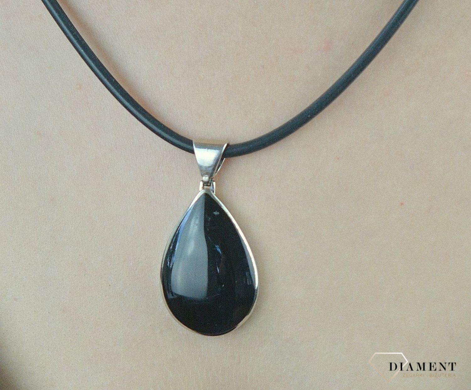 Srebrna zawieszka z onyksem DIA-ZAW-6380-925. Srebrna zawieszka podłużna. Srebrna zawieszka łezka. Srebrna zawieszka z onyksem. Srebrna zawieszka na każdą okazję. Srebrna zawieszka idealna na prez.jpg