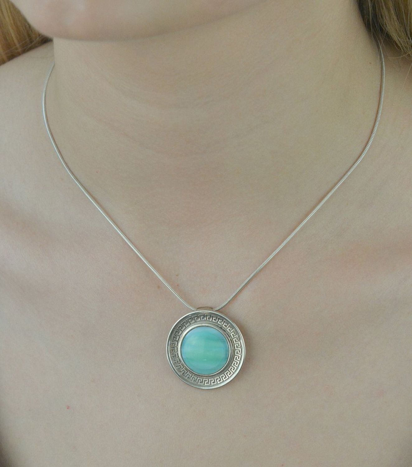 Zawieszka srebrna okrągła Szkło Murano  DIA-ZAW-6388-925. Zawieszka srebrna. Zawieszka Szkło Murano. Szkło Weneckie. Zawieszka w błękitnym odcieniu. Zawieszka damska. Biżuter.jpg