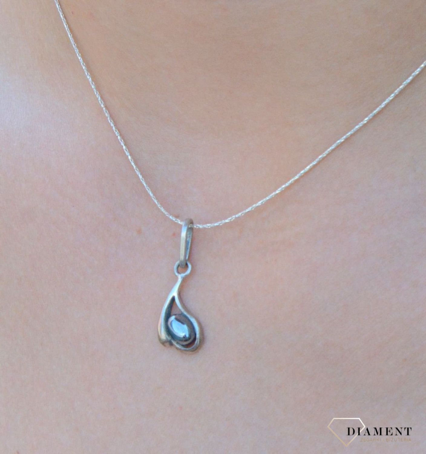 Srebrna zawieszka łezka z krzemem DIA-ZAW-6389-925. Srebrna zawieszka łezka. Srebrna zawieszka z kamieniem. Srebrna zawieszka z krzemem na każdą okazję. Srebrna zawi.jpg