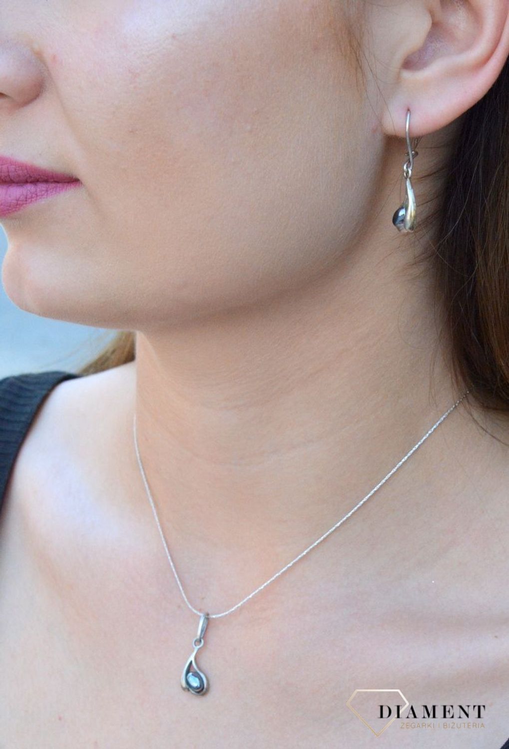Srebrna zawieszka łezka z krzemem DIA-ZAW-6389-925. Srebrna zawieszka łezka. Srebrna zawieszka z kamieniem. Srebrna zawieszka z krzemem na każdą okazję. Srebrna zawi.jpg