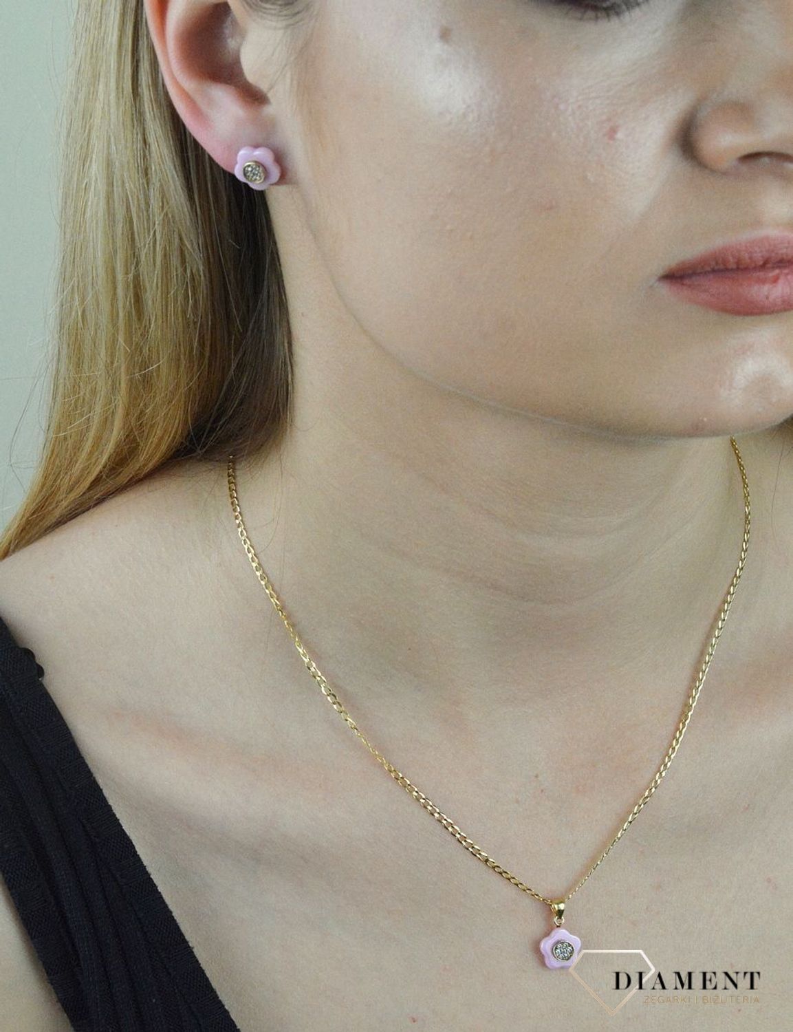 Srebrna zawieszka Kwiatek z różowej ceramiki z cyrkoniami DIA-ZAW-6395-925. Srebrna zawieszka kwiatek. Srebrna zawieszka z cyrkoniami. Srebrna zawieszka pozłac.jpg