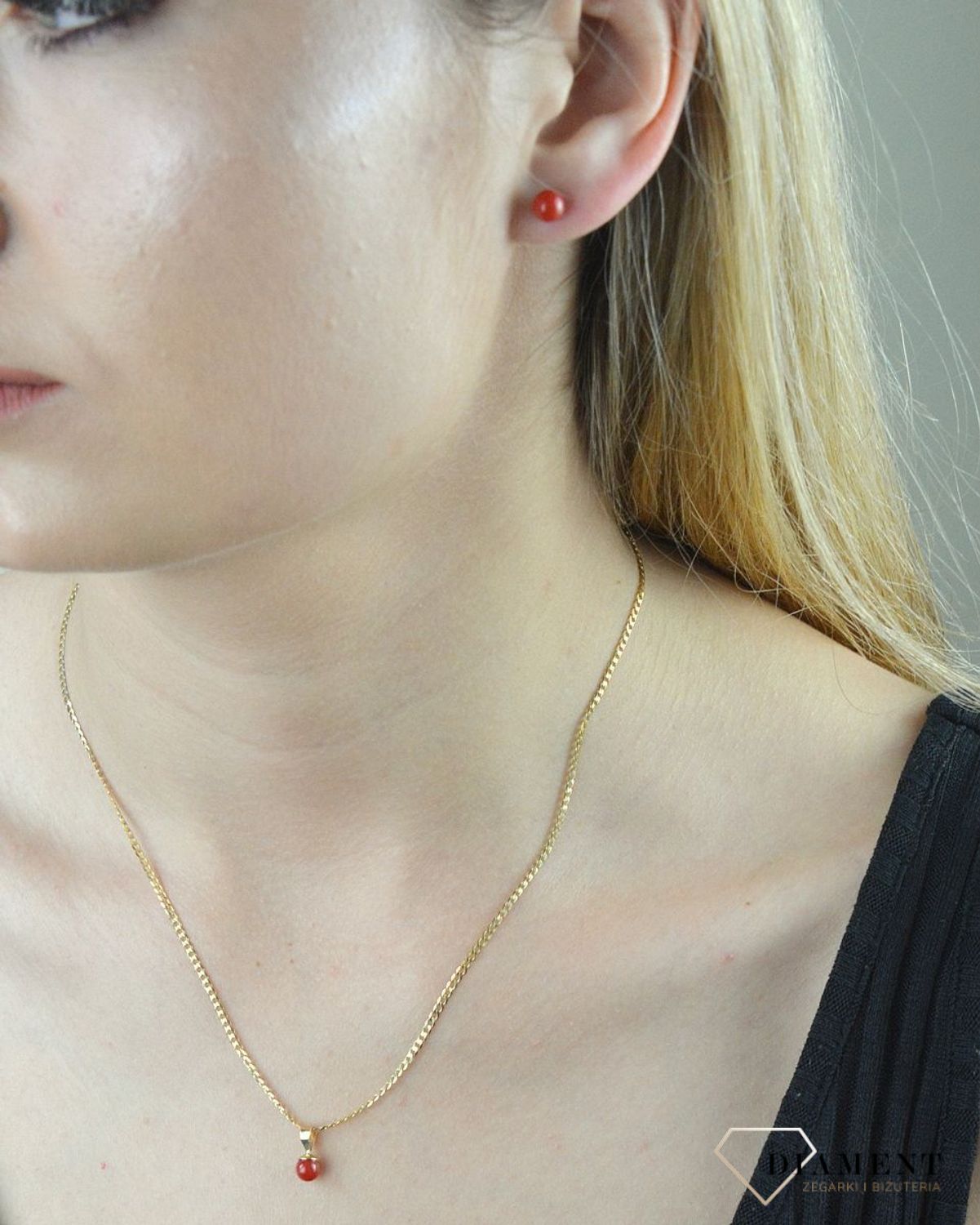 Złota zawieszka 585 koral naturalny DIA-ZAW-6499-585. Zawieszka z koralem naturalnym. Zawieszka kulka z koralem. Zawieszka złota z koralem. Zawieszka złota wisiorek. Zł.jpg