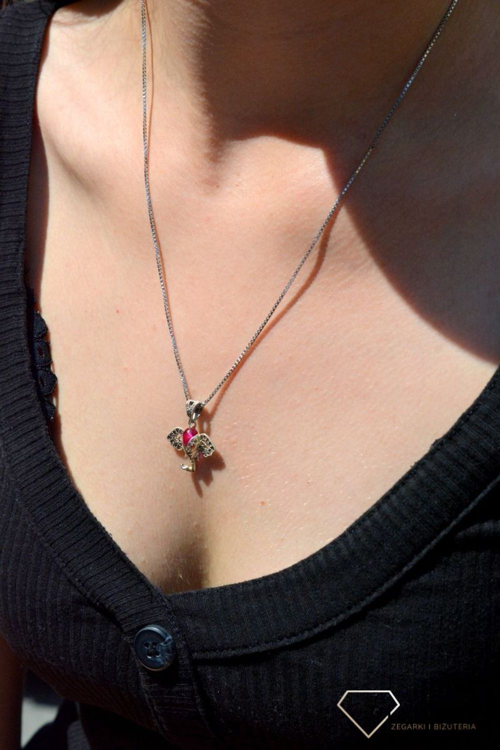 Zawieszka srebrna Słonik z markazytami DIA-ZAW-6807-925. Zawieszka srebrna z markazytami. zawieszka srebrna słonik. Zawieszka srebrna z cyrkoniami. Zawieszka srebrna do każdego łańcuszka. Idealna zawieszka srebrna na prezent..jpg