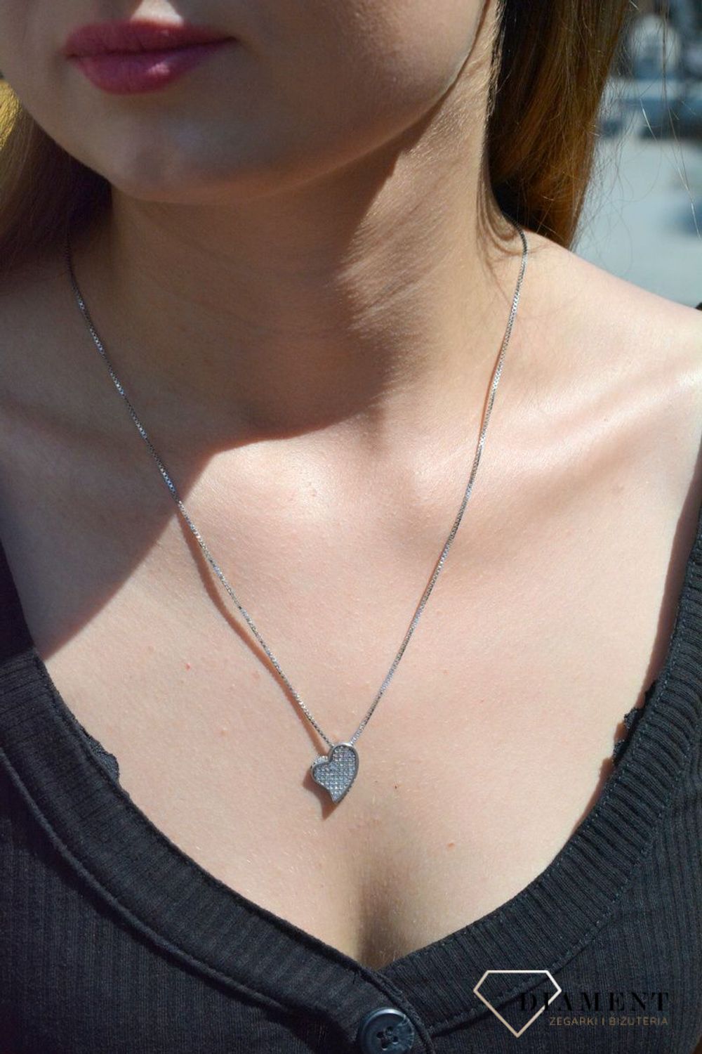 Zawieszka srebrne serce z cyrkoniami DIA-ZAW-6809-925. Zawieszka srebrna damska. zawieszka srebrna serce. Zawieszka srebrna z cyrkoniami. Zawieszka srebrna do każdego łańcuszka. Idealna zawieszka srebrna na prezent. Wisiorek d.jpg