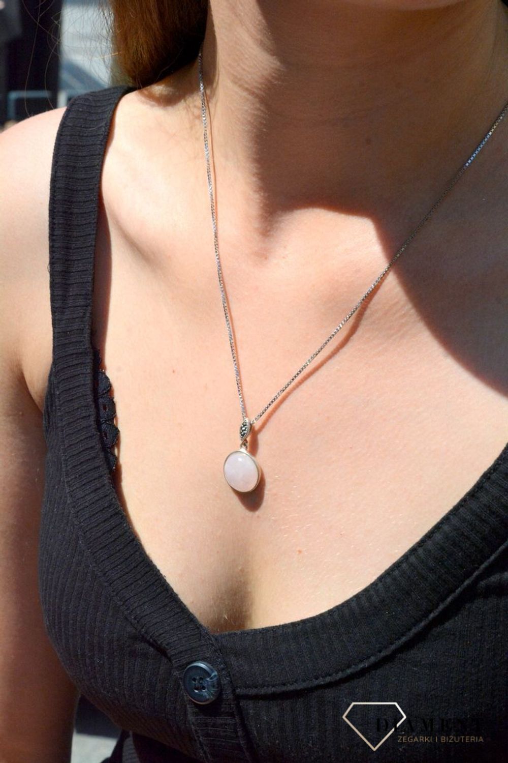 Zawieszka srebrna okrągła z markazytyem i kwarcem różowy DIA-ZAW-6814-925. Zawieszka srebrna damska. zawieszka srebrna z kamieniami. Zawieszka srebrna z markazytem i kwarcem. Zawieszka srebrna do każdego łańcuszka. Idealna zaw.jpg