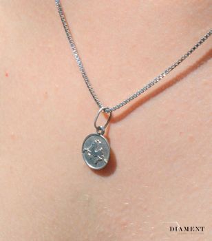 Srebrny naszyjnik z symbolem znaku zodiaku - Koziorożec. Zodiakalne koziorożce to osoby urodzone w dniach 22 grudnia -19 stycznia. Koziorożec to największy konserwatysta w całym zodiaku (2).JPG