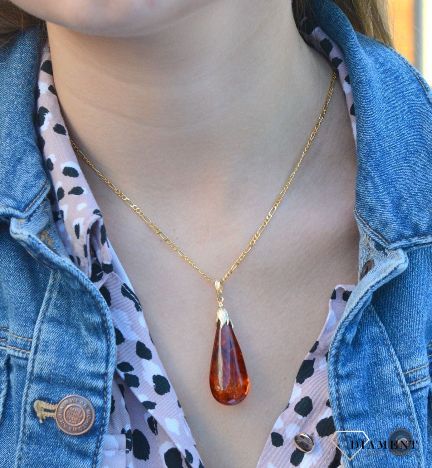 Złota zawieszka 585 z bursztynem bałtyckim sopelek DIA-ZAW-6995-585.   Złota zawieszka z bursztynem bałtyckim. Złota zawieszka z bursztynem. Złota zawieszka idealna na prezent. Złota zawieszka z bursztynem na prezent dla mamy,.jpg