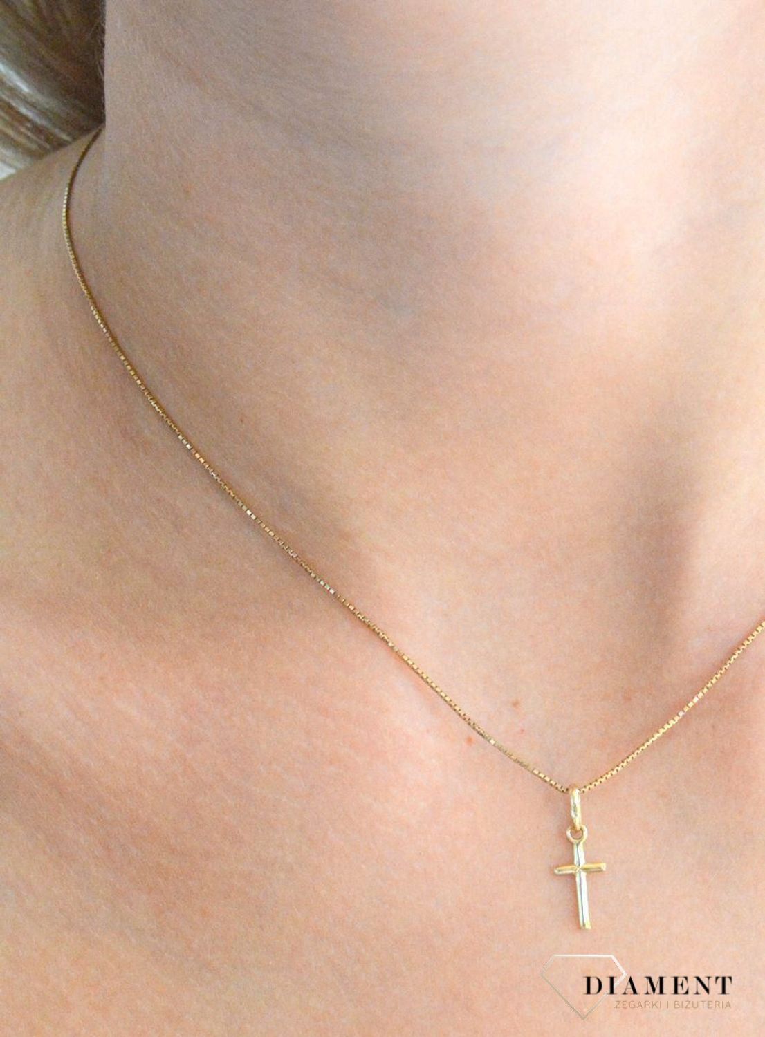 Zawieszka na łańcuszek 'malutki krzyżyk' DIA-ZAW-7004-585.jpg