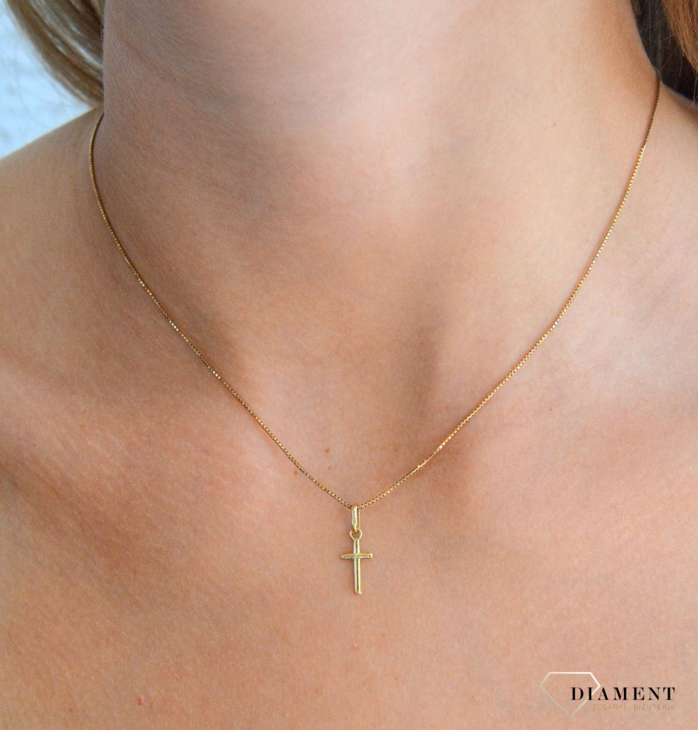 Zawieszka na łańcuszek 'malutki krzyżyk' DIA-ZAW-7004-585.jpg