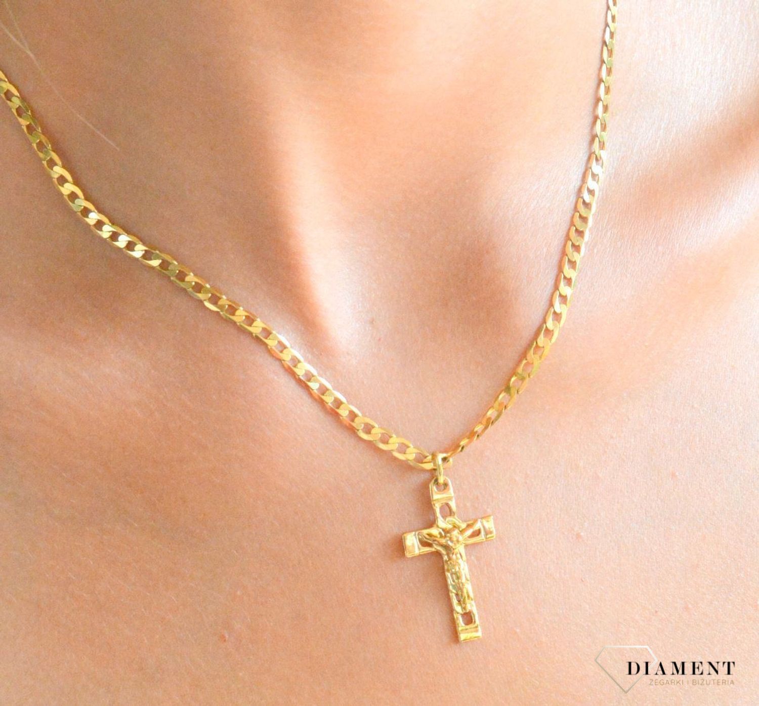 Złota zawieszka krzyżyk 585 z wizerunkiem Jezusa DIA-ZAW-7016-585.jpg