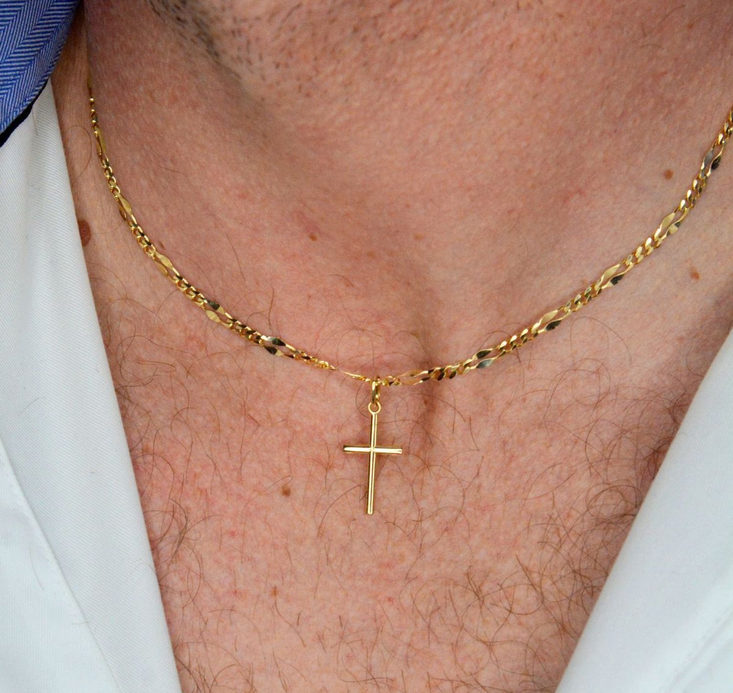 Złoty delikatny  krzyżyk DIA-ZAW-7035-585.  Złoty krzyżyk damski, dziecięcy.  Złoty krzyżyk idealny na prezent..jpg