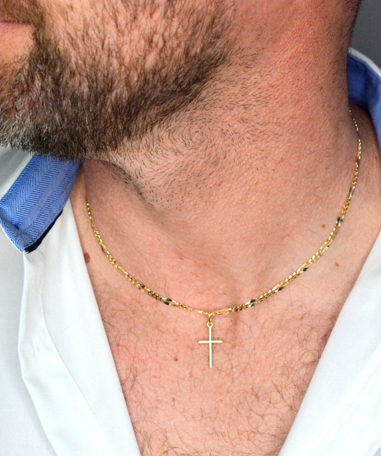 Złoty delikatny  krzyżyk DIA-ZAW-7035-585.  Złoty krzyżyk damski, dziecięcy.  Złoty krzyżyk idealny na prezent..jpg