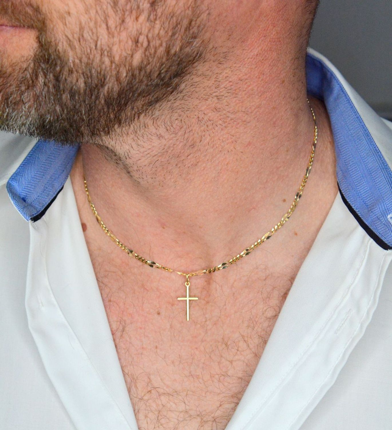 Złoty delikatny  krzyżyk DIA-ZAW-7035-585.  Złoty krzyżyk damski, dziecięcy.  Złoty krzyżyk idealny na prezent..jpg