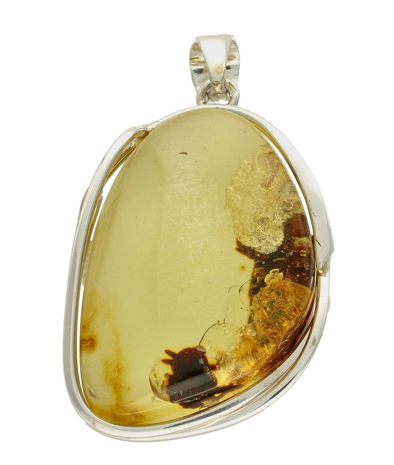 Zawieszka srebrna z bursztynem DIA-ZAW-7045-925. Bursztyn wprawiono w najwyższej jakości srebro o próbie 925, kruszec od wielu setek lat symbolizujący głębię emocjonalną, duchowość i żeńską energię.jpg