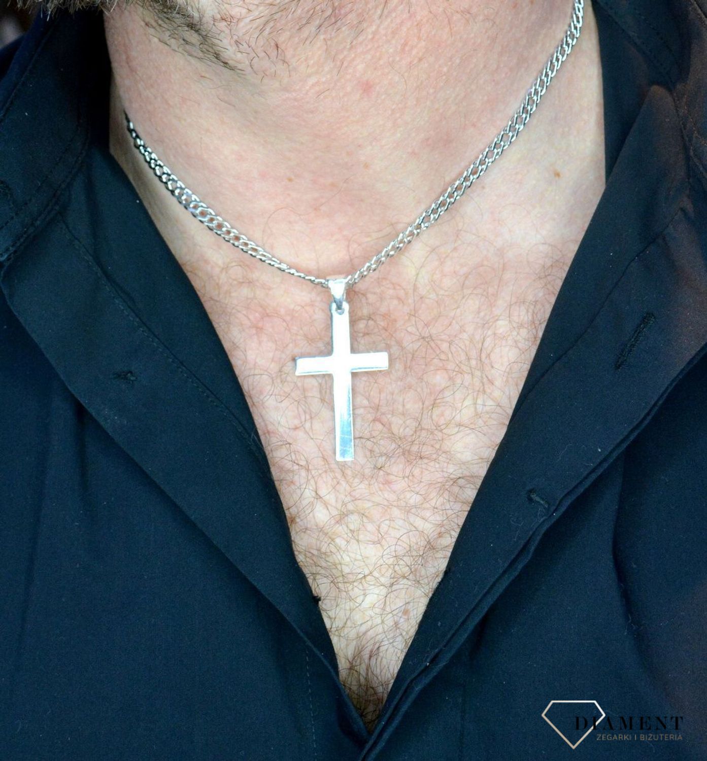 Srebrna zawieszka Krzyżyk 4,3cm DIA-ZAW-71105-925. W naszej ofercie dostępne są łańcuszki, które razem z subtelnym wisiorkiem stanowią idealne zestawienie na każdą okazję. Waga około 3,50 gram. Długość krzyżyka wynosi 4,3 cm.jpg