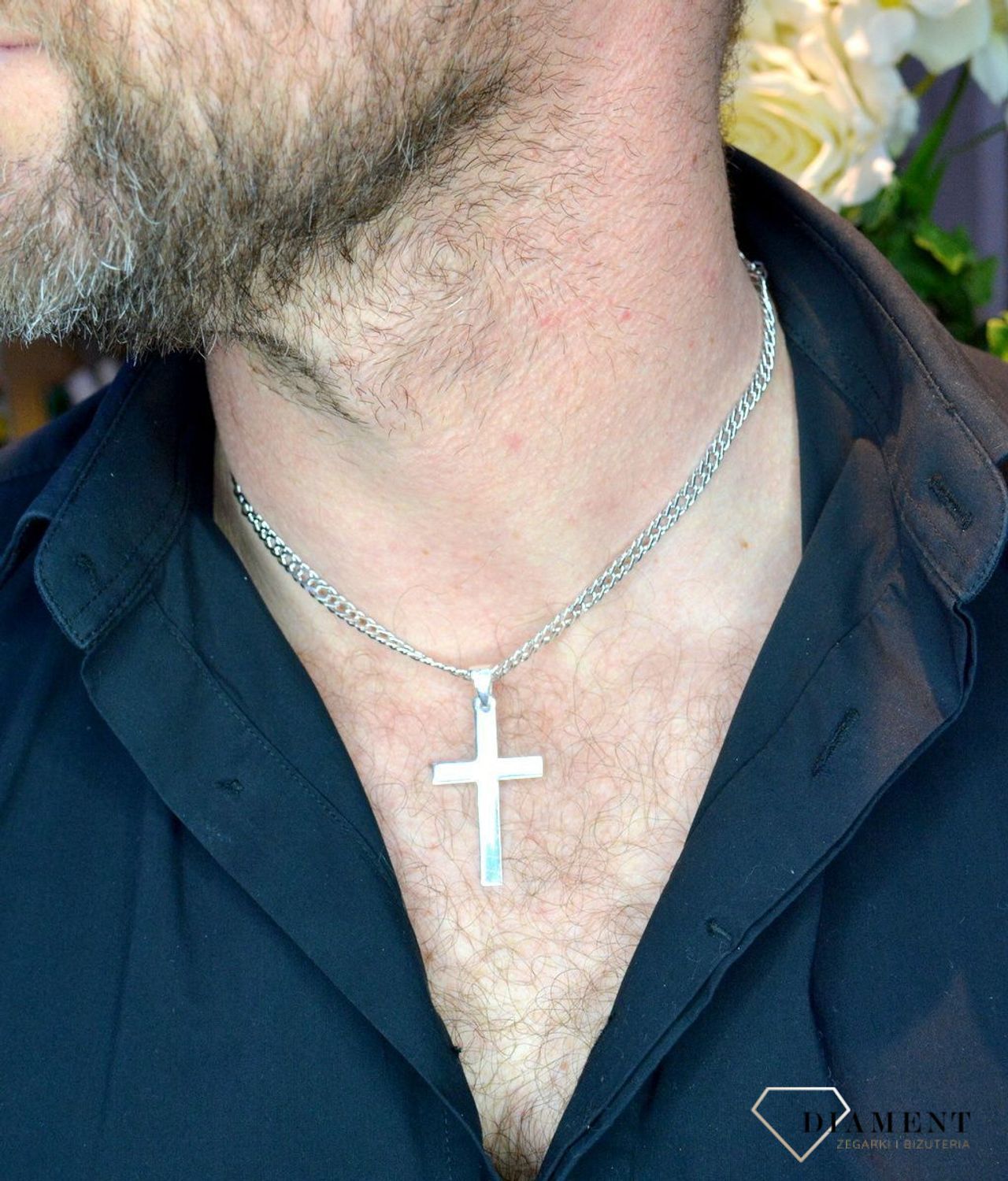 Srebrna zawieszka Krzyżyk 4,3cm DIA-ZAW-71105-925. W naszej ofercie dostępne są łańcuszki, które razem z subtelnym wisiorkiem stanowią idealne zestawienie na każdą okazję. Waga około 3,50 gram. Długość krzyżyka wynosi 4,3 cm.jpg