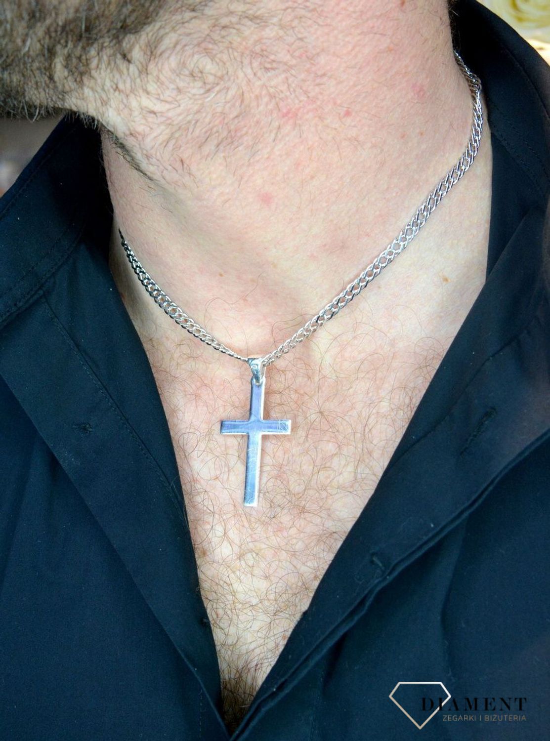 Srebrna zawieszka Krzyżyk 4,3cm DIA-ZAW-71105-925. W naszej ofercie dostępne są łańcuszki, które razem z subtelnym wisiorkiem stanowią idealne zestawienie na każdą okazję. Waga około 3,50 gram. Długość krzyżyka wynosi 4,3 cm.jpg