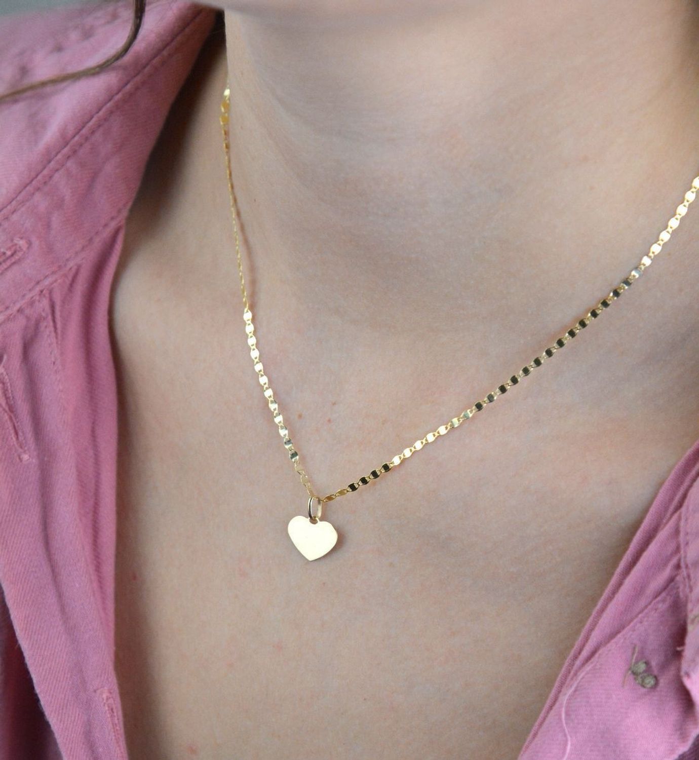 Złota zawieszka 585 serce płaska blaszka DIA-ZAW-7850-585.  Piękny, złoty wisiorek o ciekawym wzorze z motywem serca wykonana z żółtego i białego 14-karatowego złota z wysokiej próby 585. Ta zawieszka będzie idealną ozdobą zar.jpg