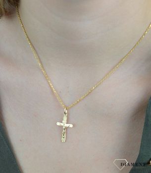 Złota zawieszka 585 krzyżyk z wizerunkiem Jezusa DIA-ZAW-8082-585 (3).JPG