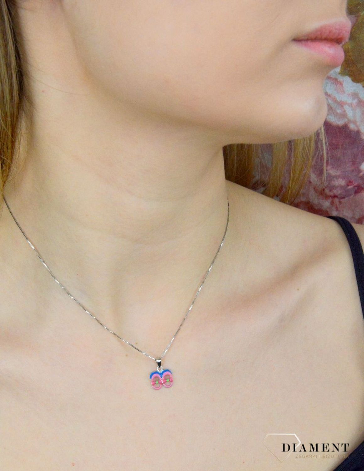 Zawieszka dziecięca  Kolorowe balerinki  DIA-ZAW-8681-925 Srebrna zawieszka o ponadczasowej formie uzupełniona emalią. Została wykonana z najwyższej jakości srebra próby 925. Idealny pomysł na prezent..jpg