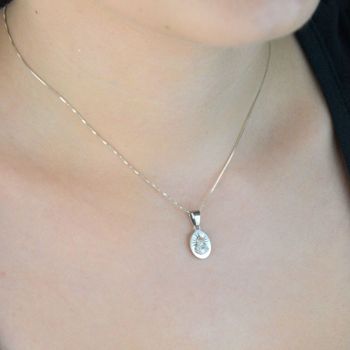 Medalik srebrny Szkaplerz wykonany ze srebra próby 925. Zawieszka o wymiarach 2,0 cm długości i 9 mm szerokości, waga 1,20 g. Piękny symbol duchowości i ochrony (4).JPG