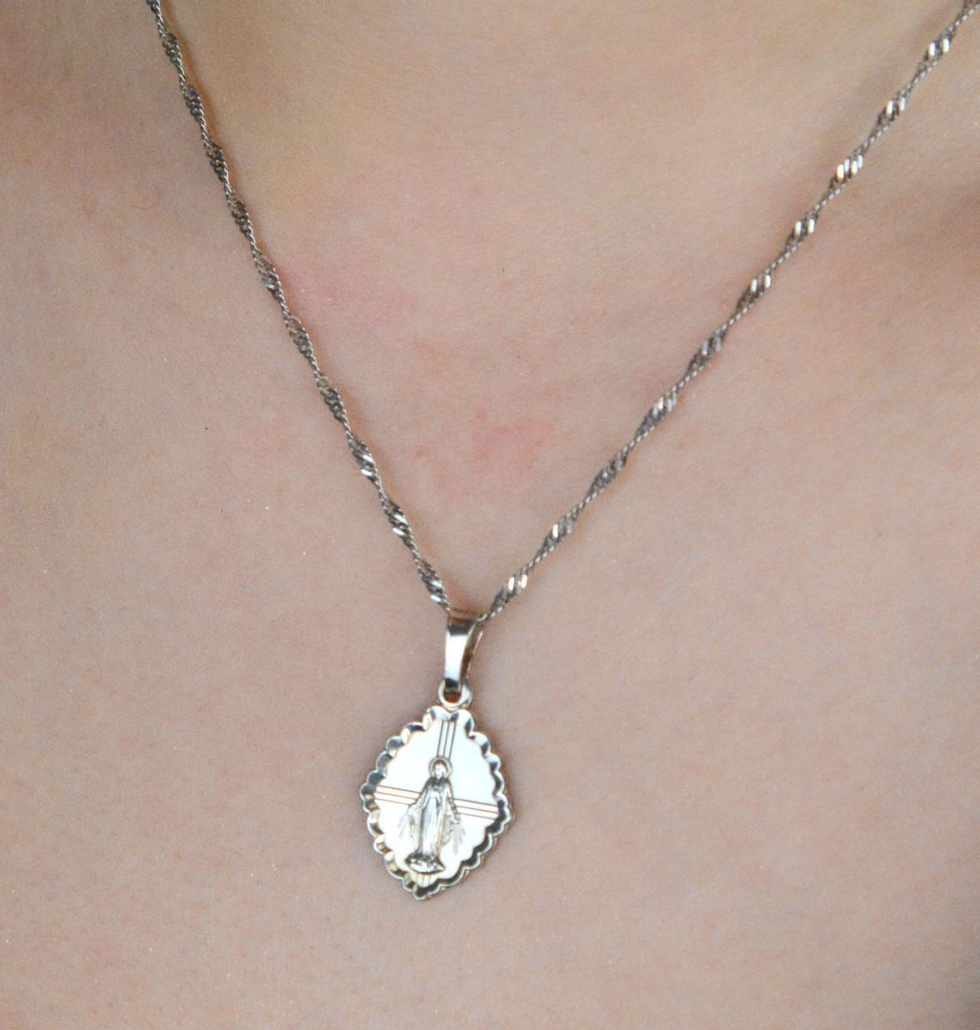 Srebrny „Cudowny Medalik” z wizerunkiem DIA-ZAW-8722-925 – Srebro 925  2,7 cm, 2,30 g (2).jpg